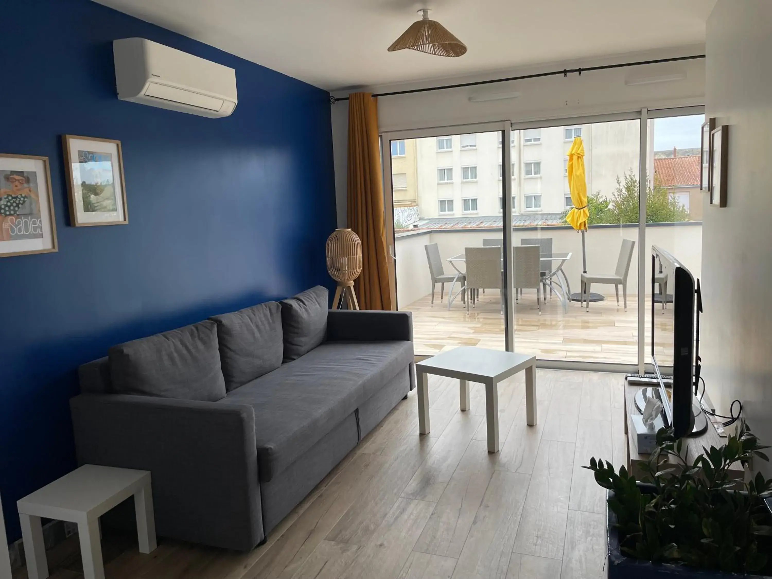 Two-Bedroom Apartment with Terrace and Air Condition in Cit'Hotel Le Chêne Vert Two-Bedroom Apartment with Terrace and Air Condition in Cit'Hotel Le Chêne Vert