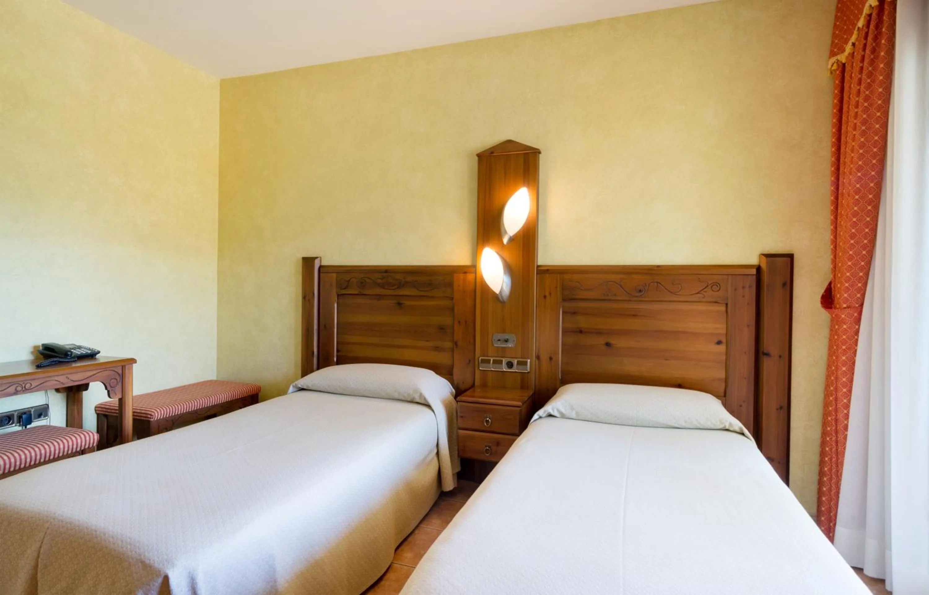 Bed in Hotel Restaurant Cal Petit