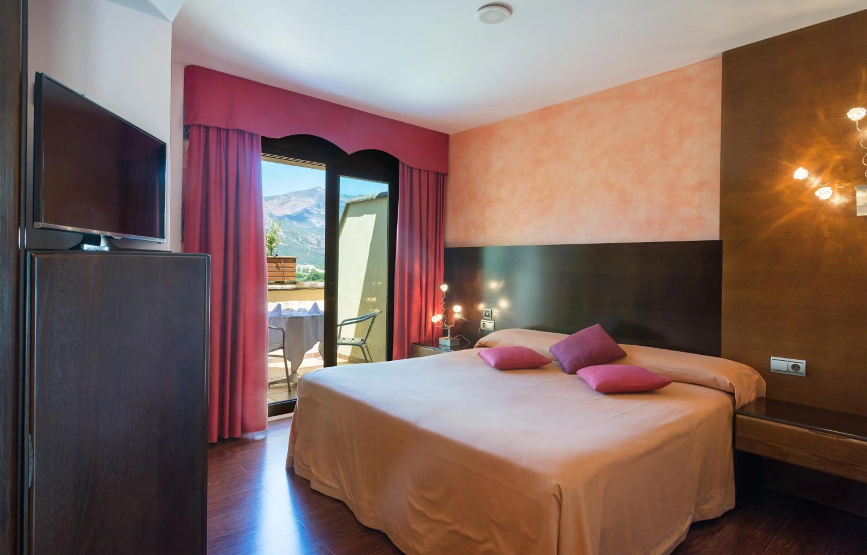 Bed in Hotel Restaurant Cal Petit