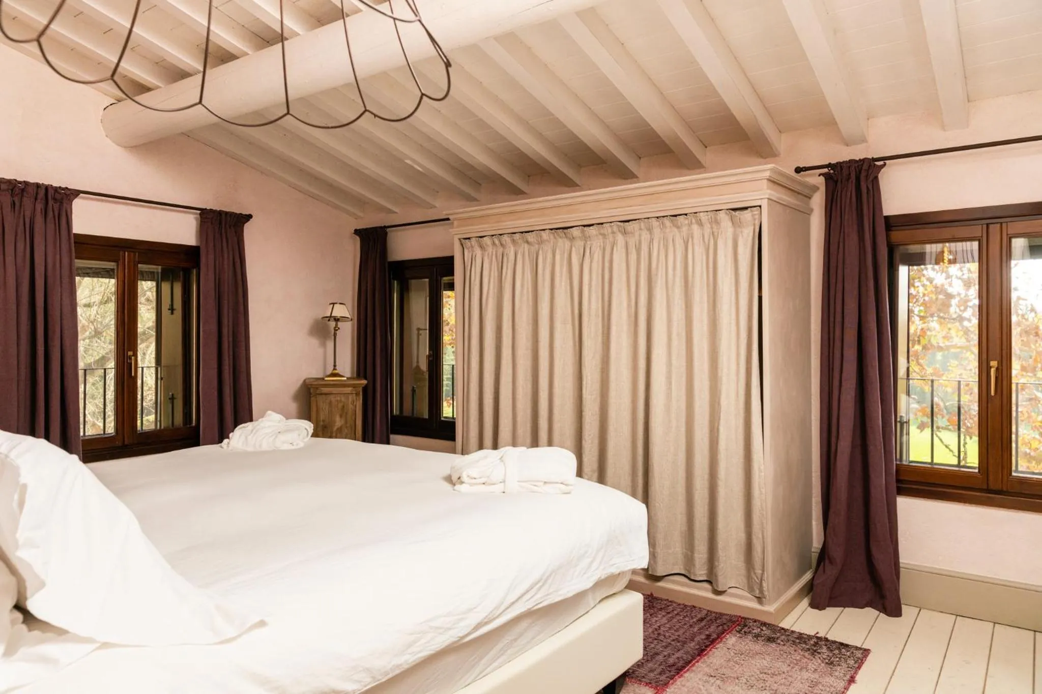 Decorative detail, Bed in La Barchessa di Villa Pisani