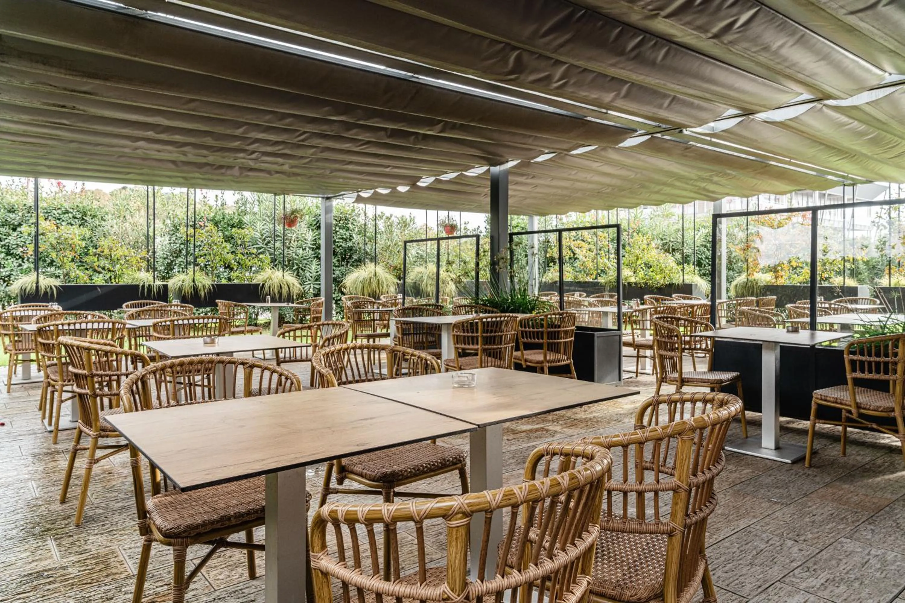 Patio in Hotel Loreak