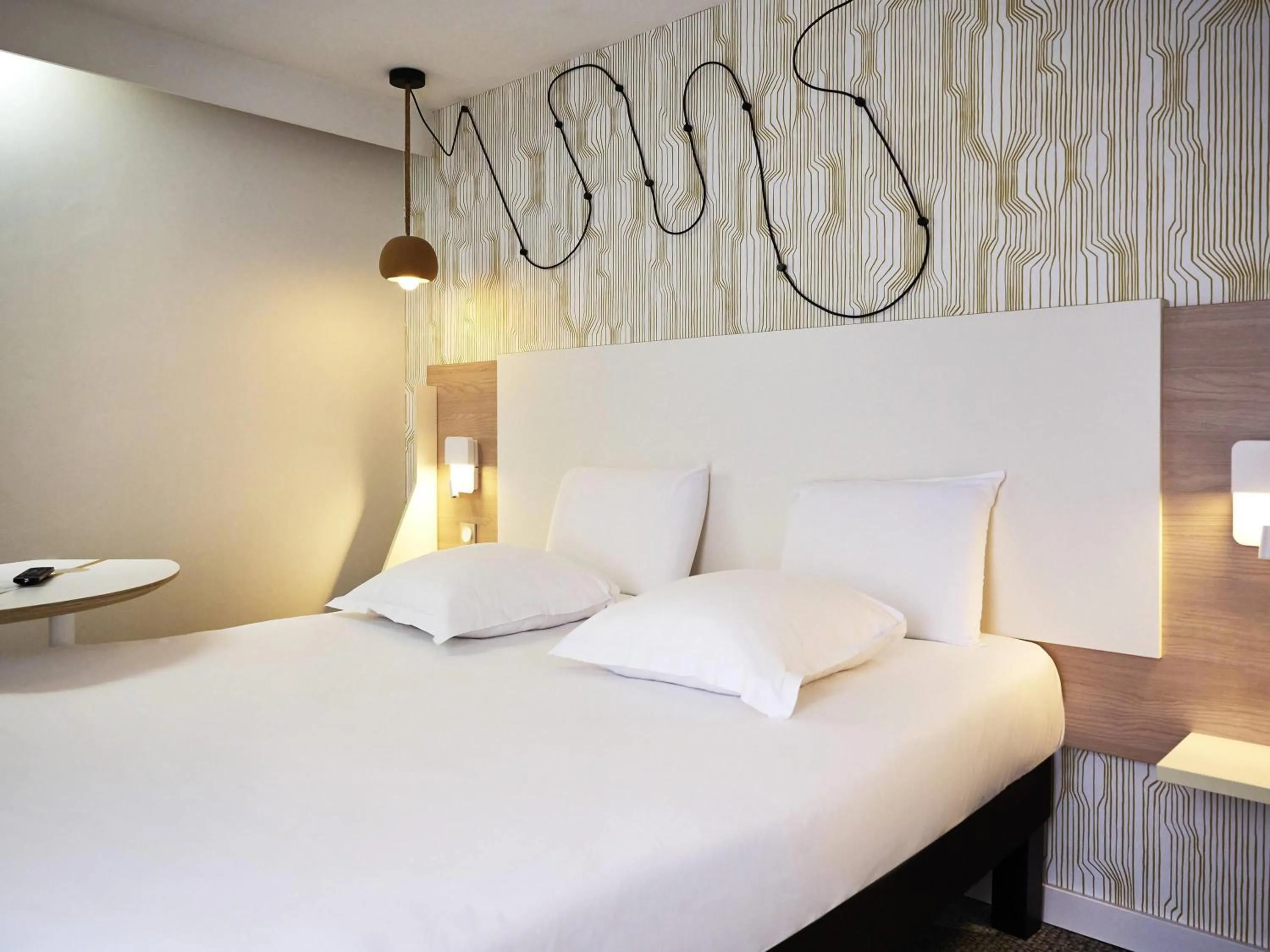 Bedroom, Bed in ibis Styles Bordeaux Begles Arena