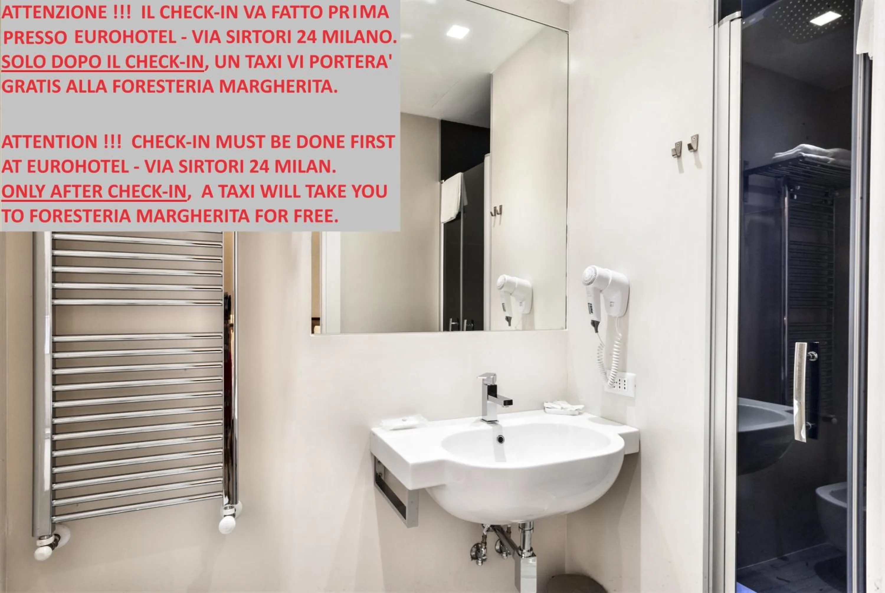 Shower in Guesthouse Foresteria Margherita Milano