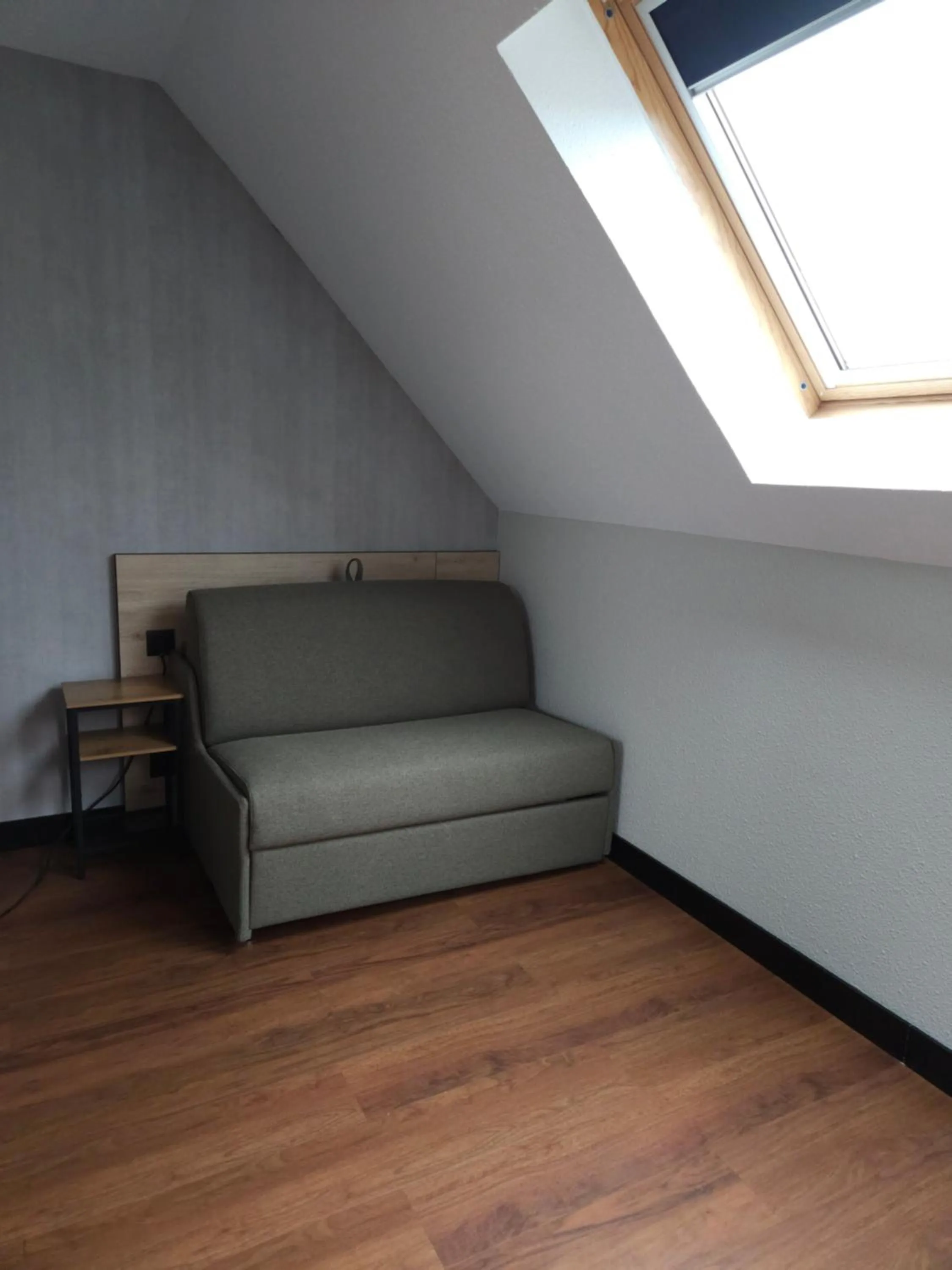 Bedroom in ibis Creil Sur Oise