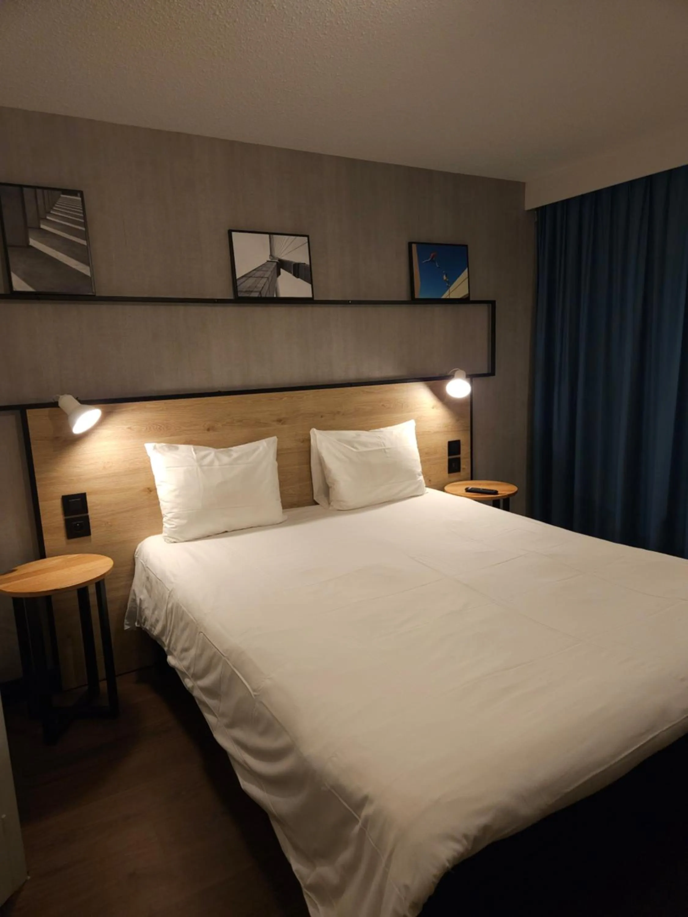 Bedroom, Bed in ibis Creil Sur Oise