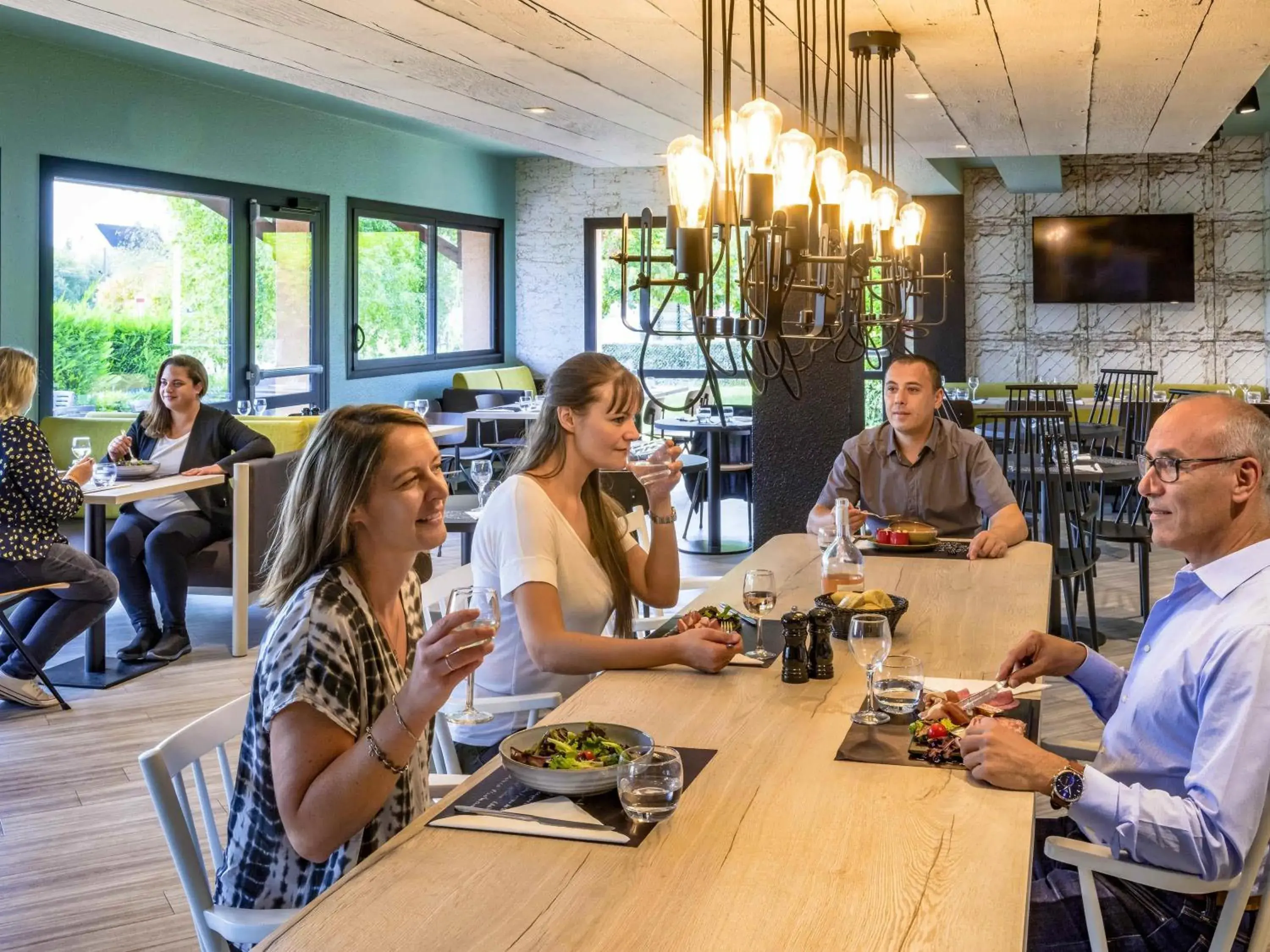 Restaurant/places to eat in ibis Creil Sur Oise Restaurant/places to eat in ibis Creil Sur Oise