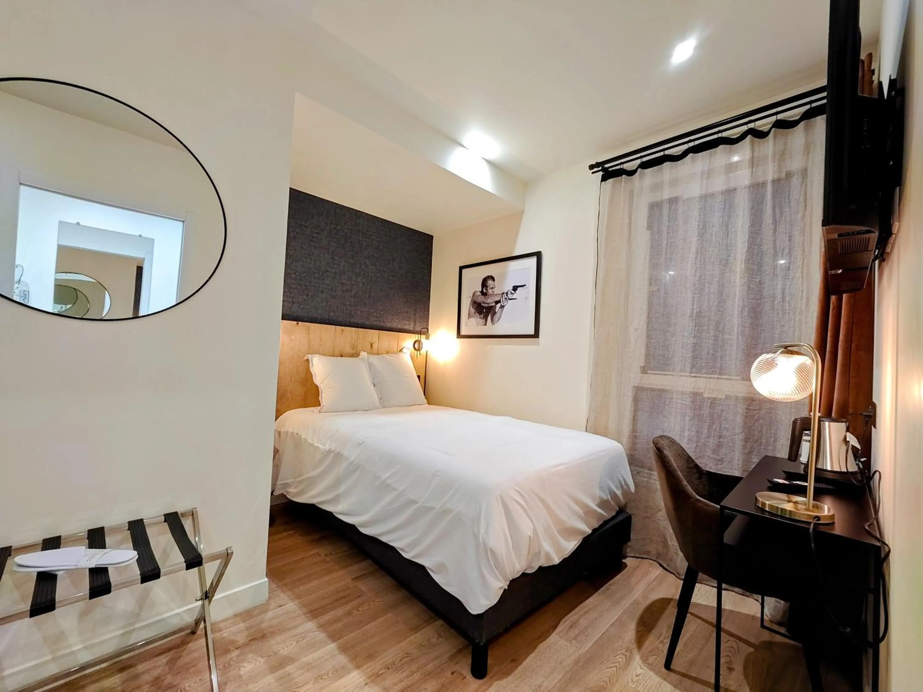 Bed in Hotel Acadie Eragny