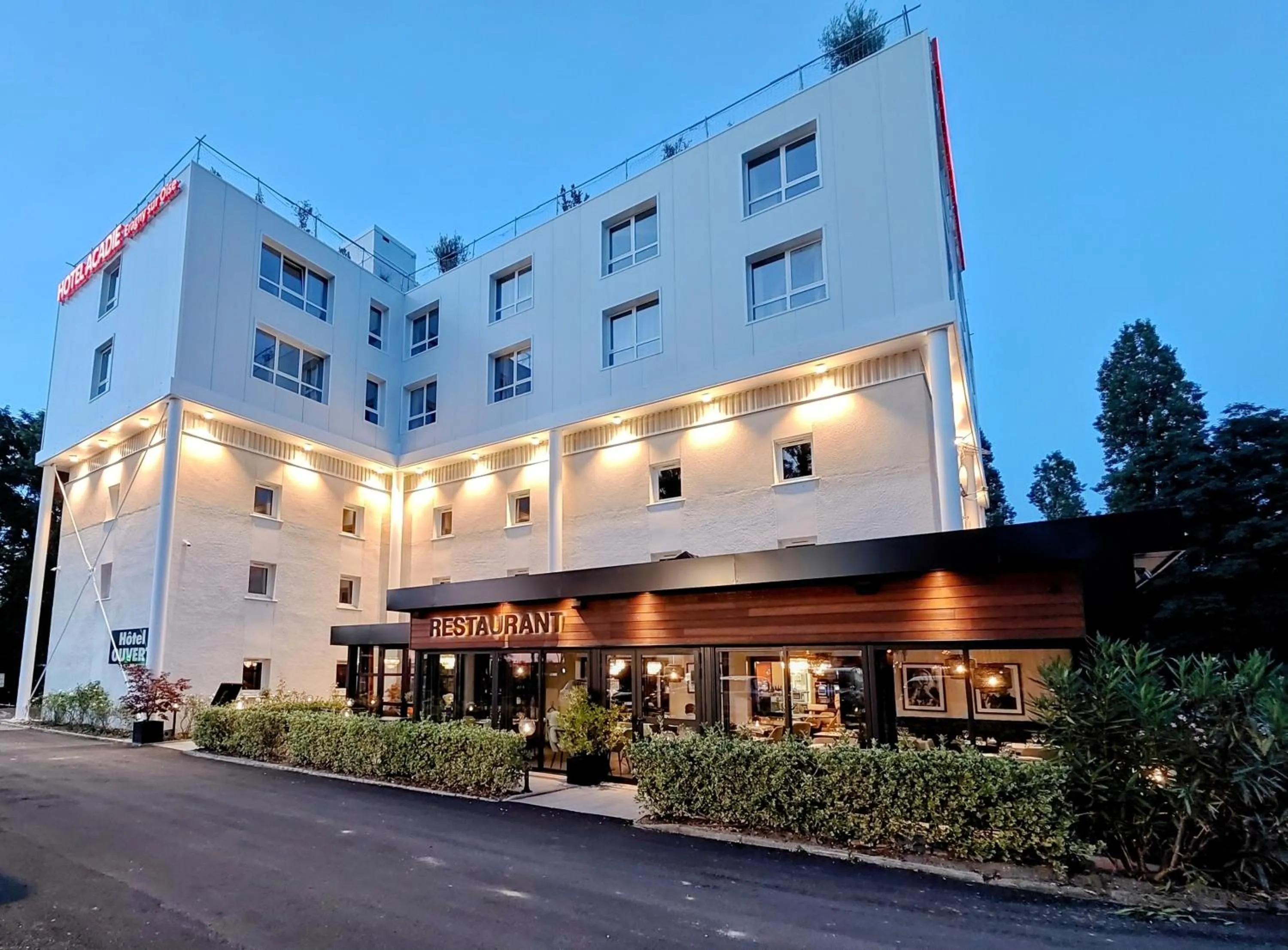 Property building in Hotel Acadie Eragny