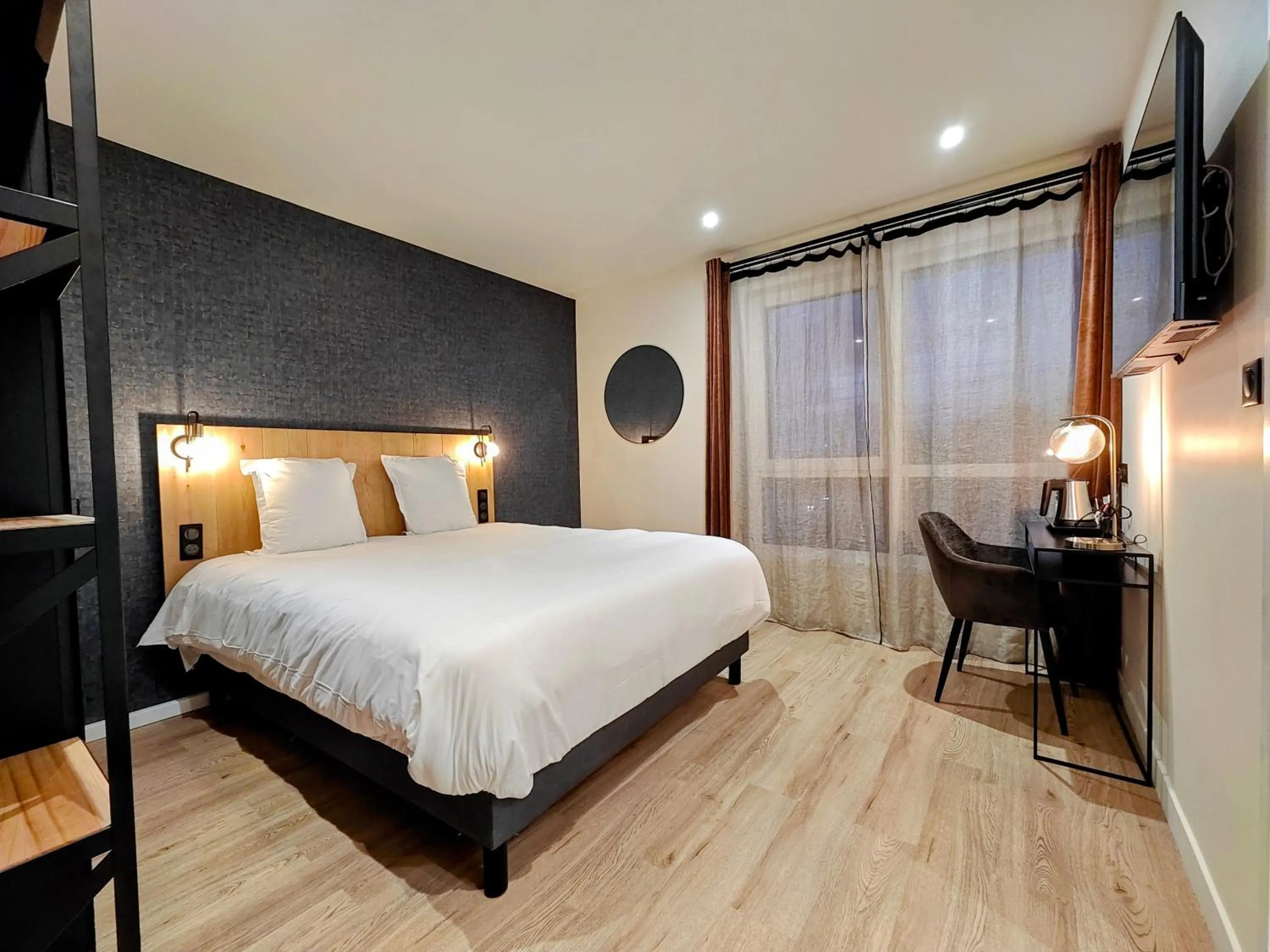 Bed in Hotel Acadie Eragny