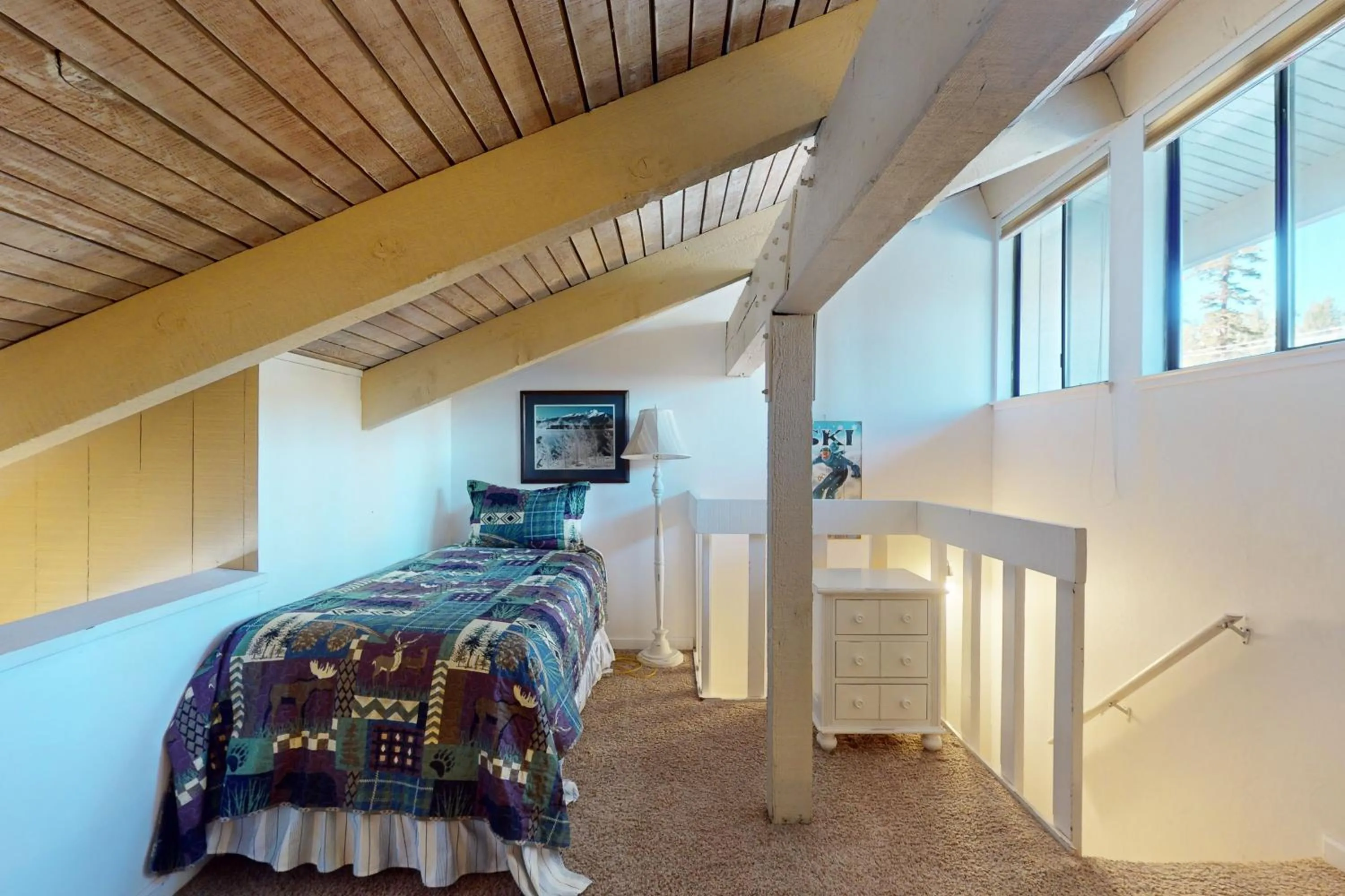 Bed in Discovery 4 162