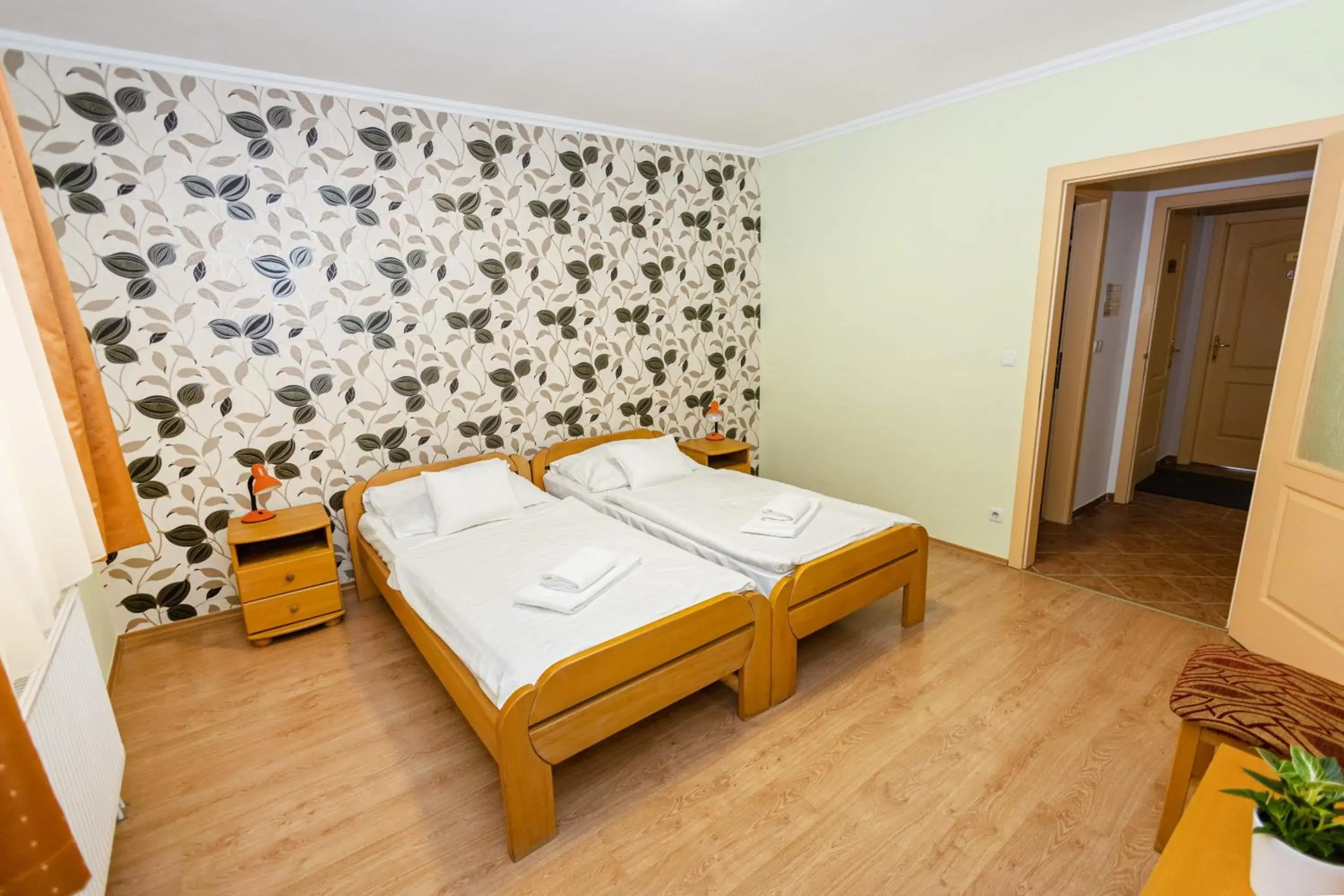 Twin Room with Bathroom in Belvárosi Panzió Twin Room with Bathroom in Belvárosi Panzió