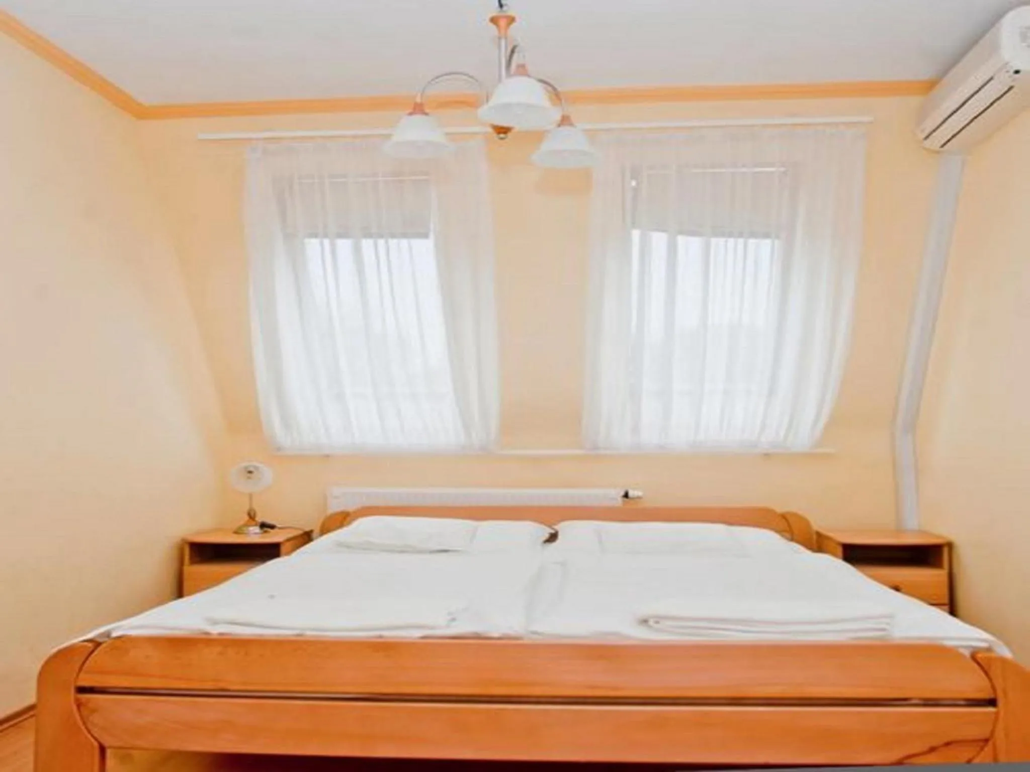 Bedroom, Bed in Belvárosi Panzió