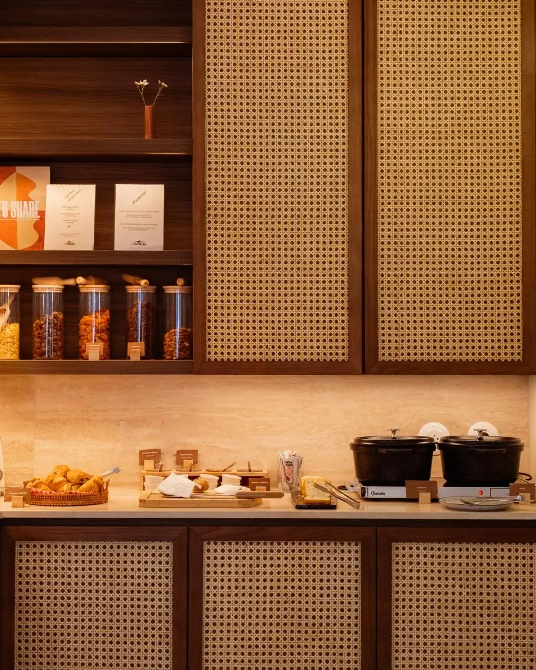 Breakfast in Hôtel BASSS Breakfast in Hôtel BASSS