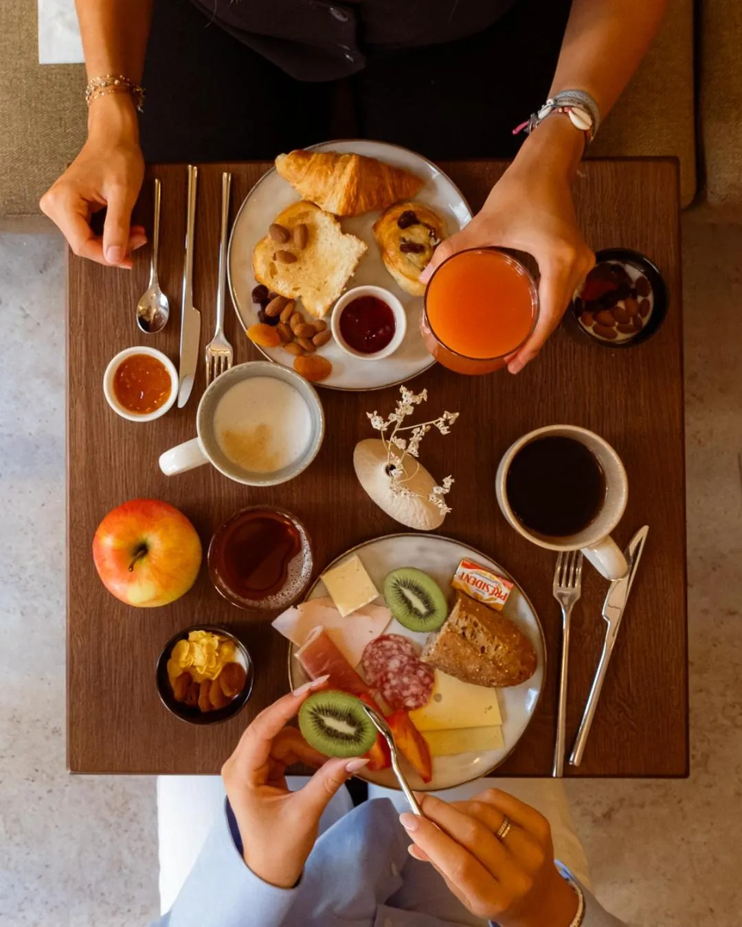 Food and drinks in Hôtel BASSS