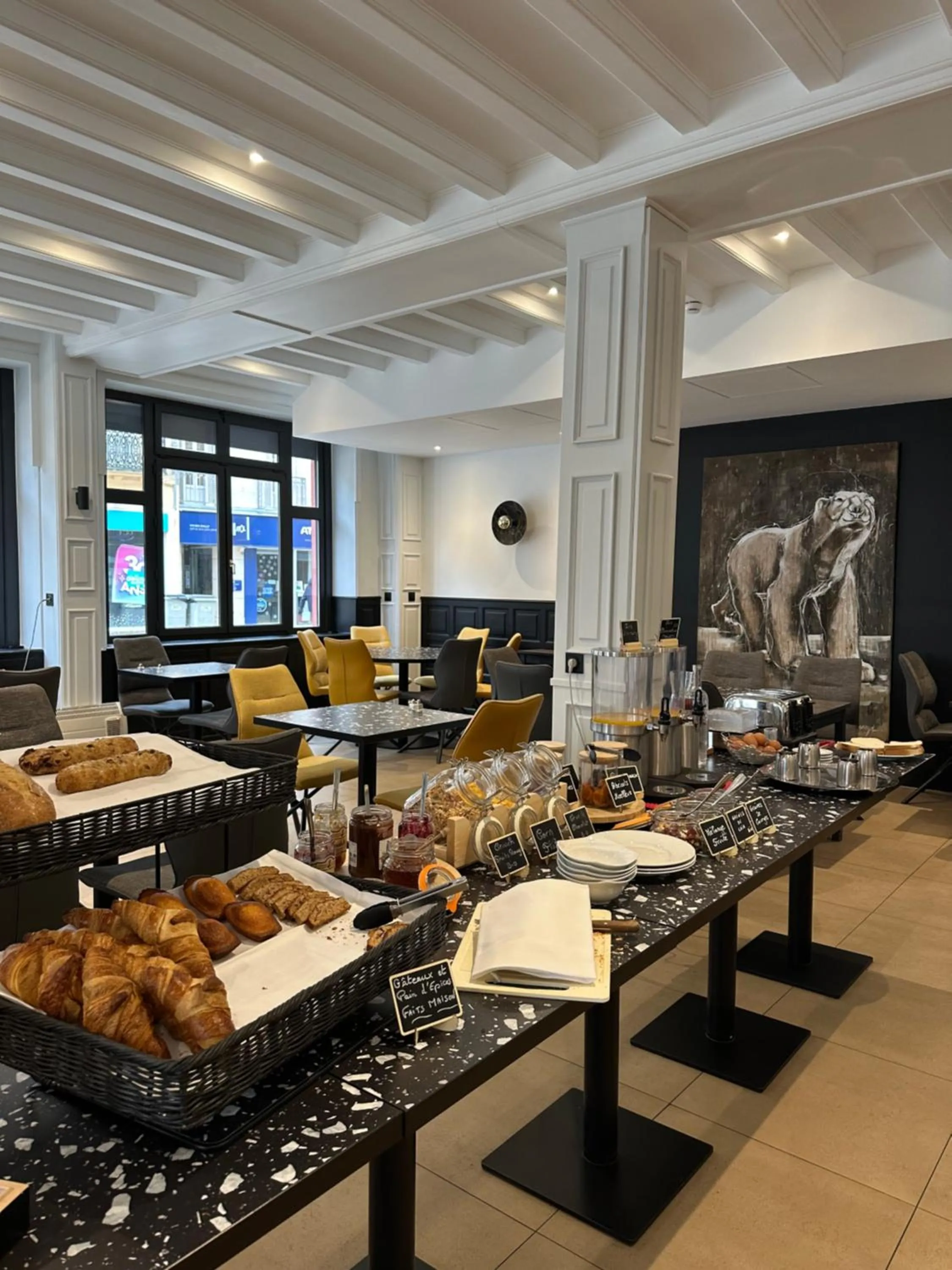 Breakfast in Logis Hotel Darcy Dijon Centre