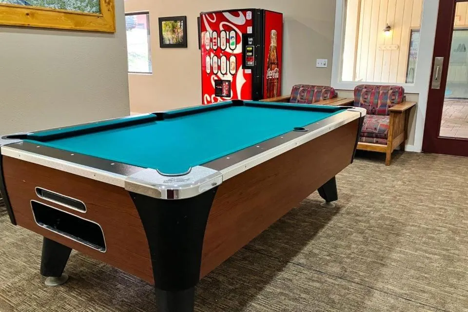 Mammoth Ski & Racquet 124