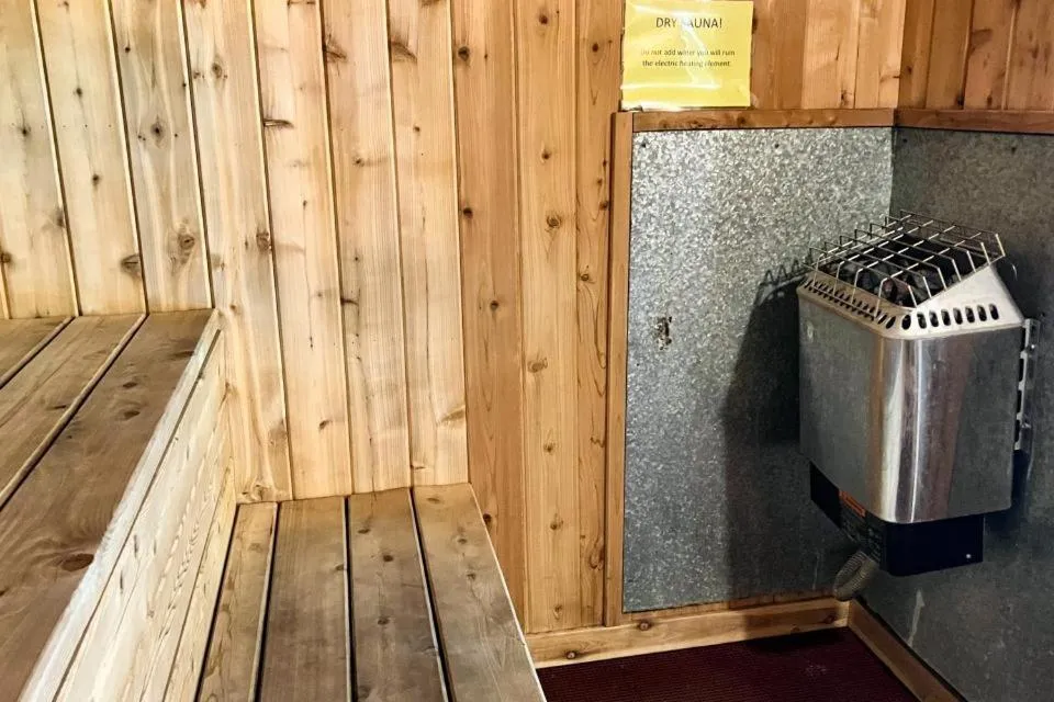 Mammoth Ski & Racquet 124