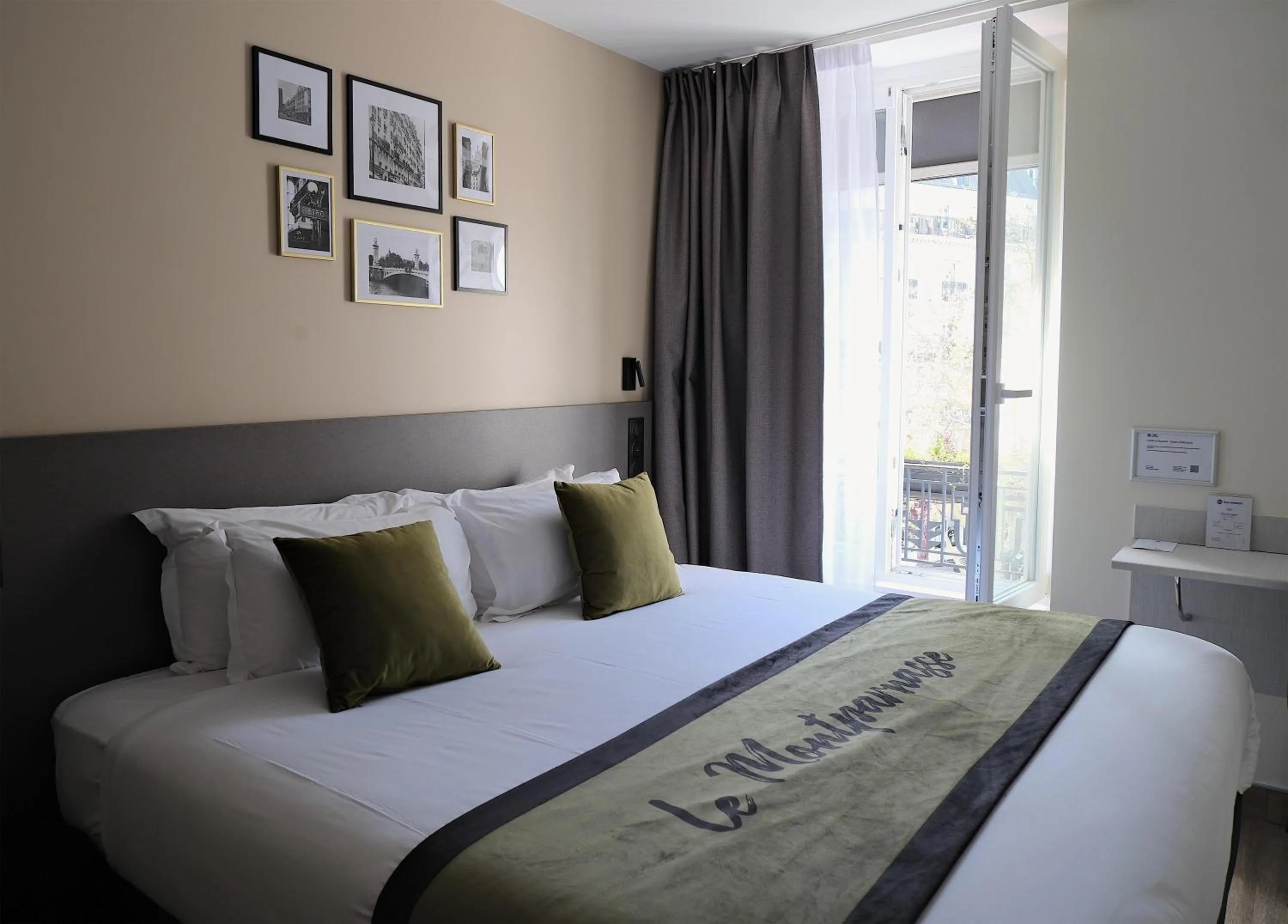 Bedroom, Bed in Best Western Hotel Le Montparnasse