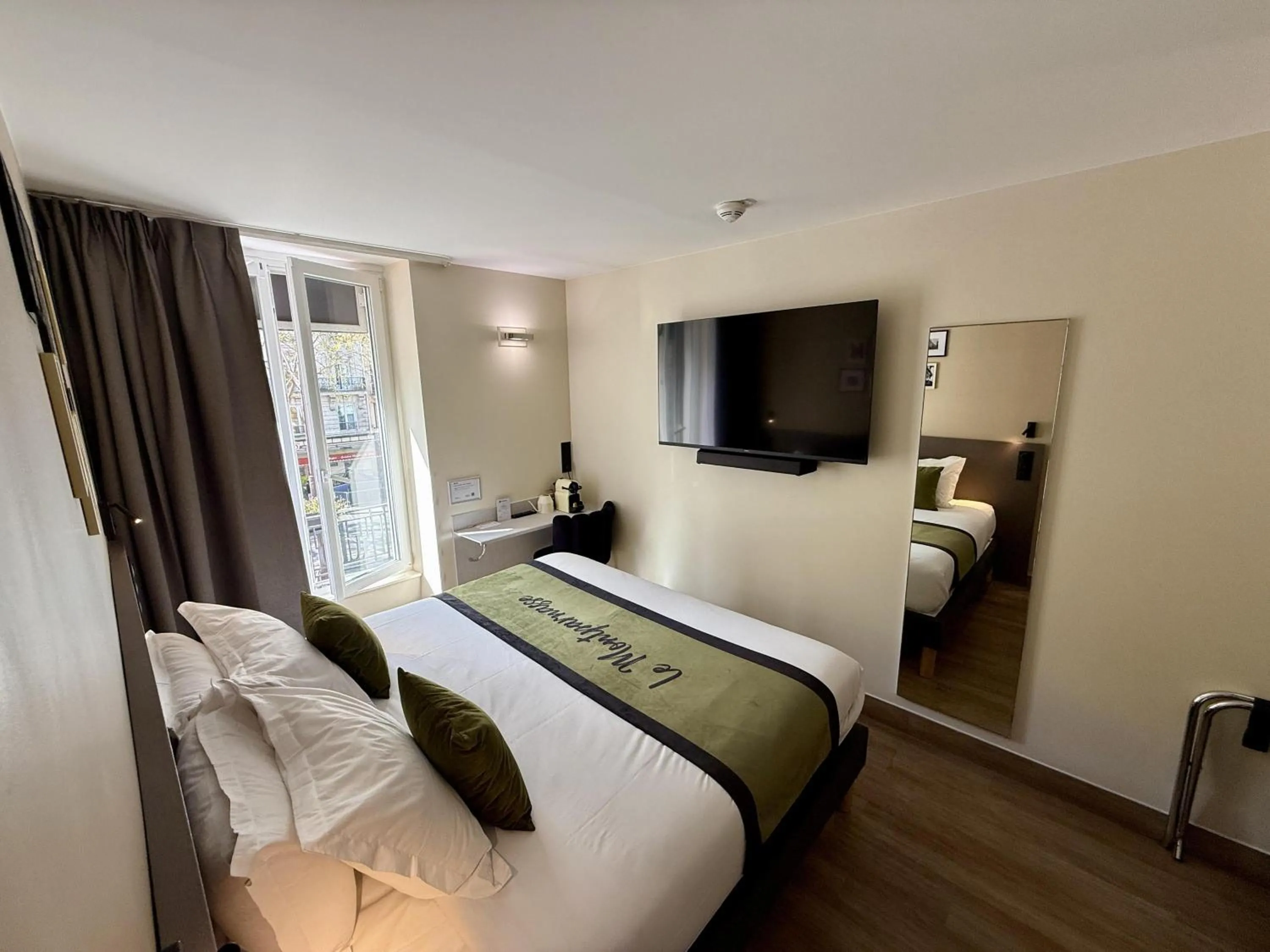Bedroom, Bed in Best Western Hotel Le Montparnasse
