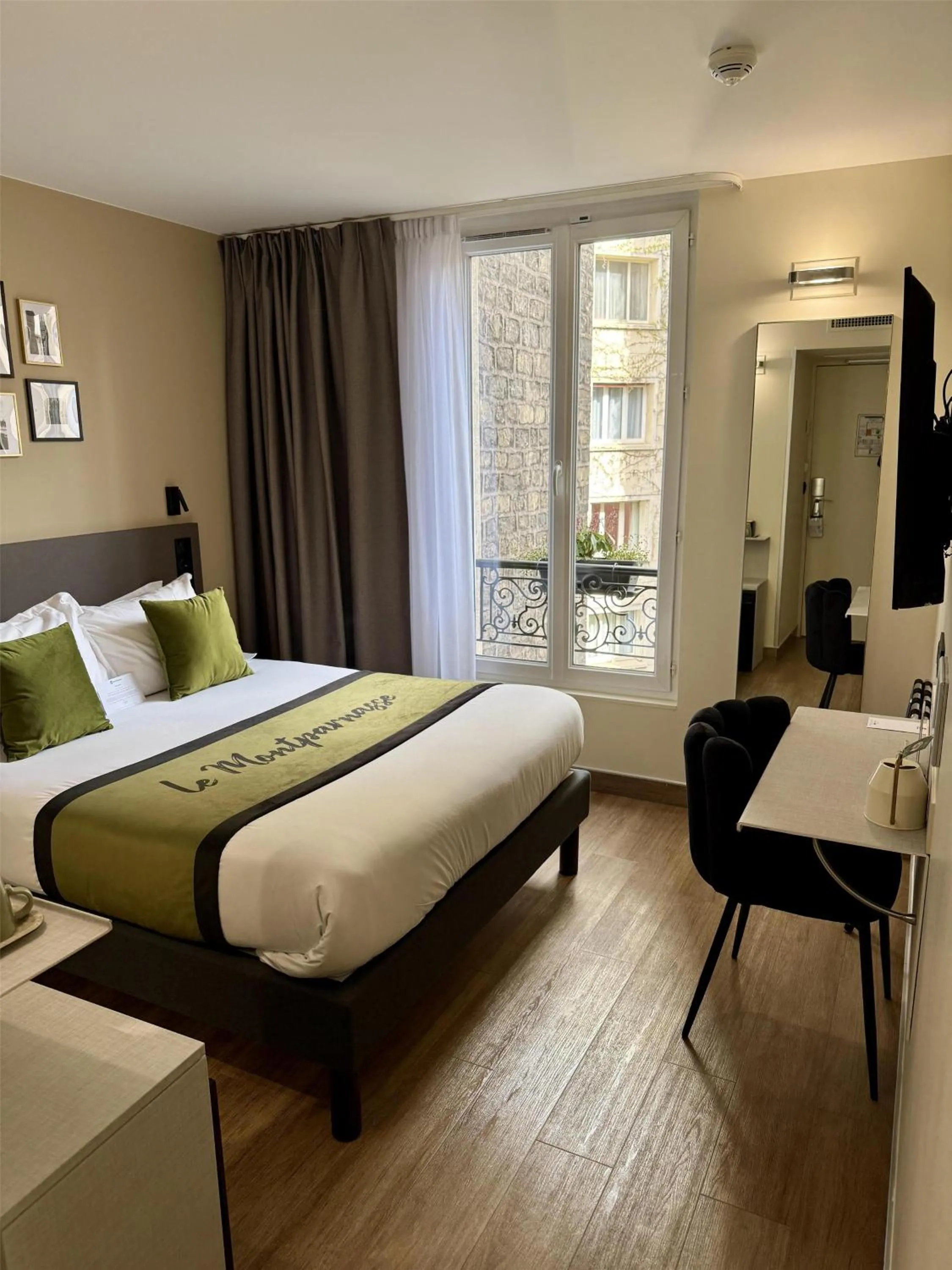 Bedroom, Bed in Best Western Hotel Le Montparnasse