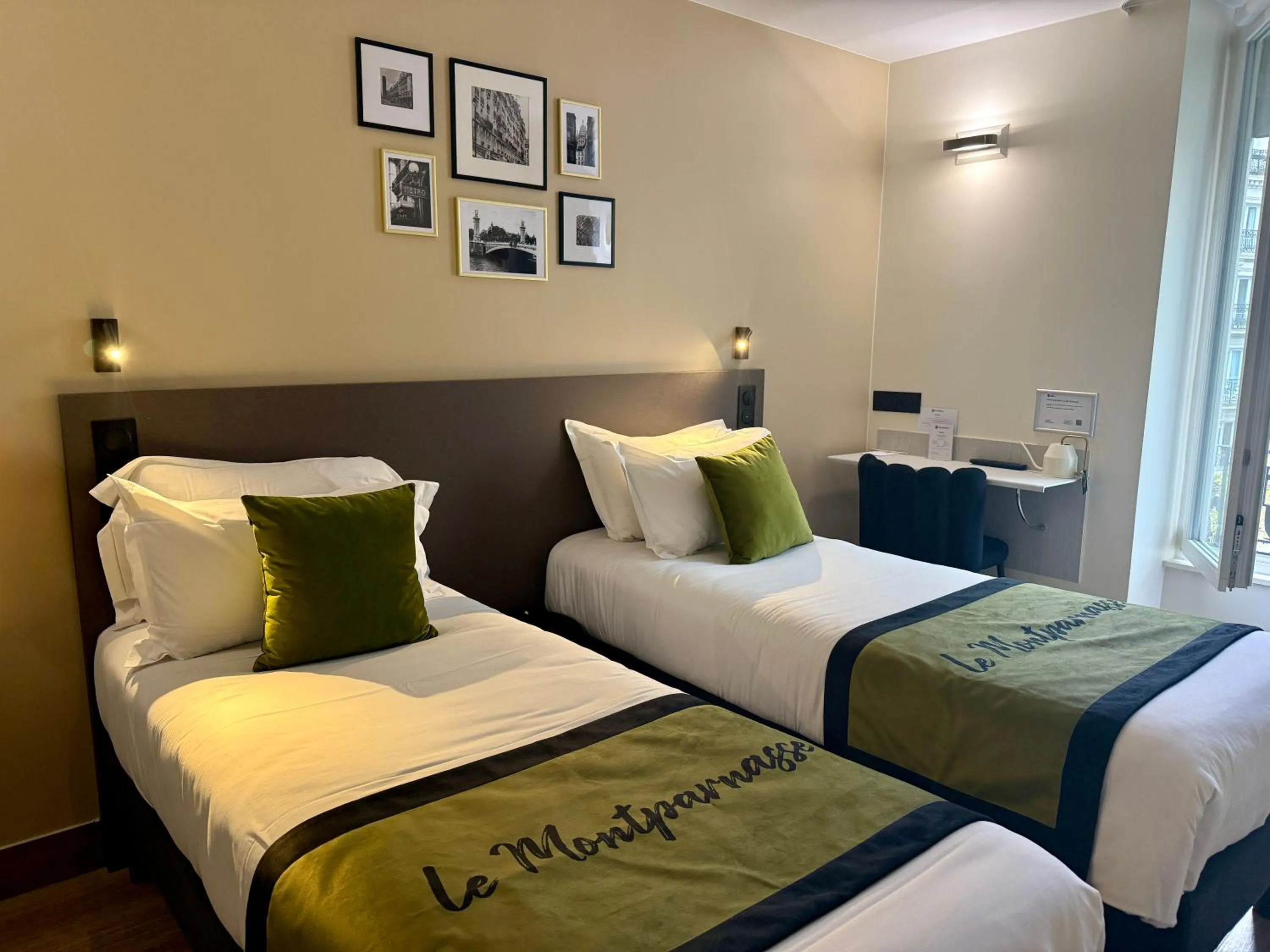 Bed in Best Western Hotel Le Montparnasse