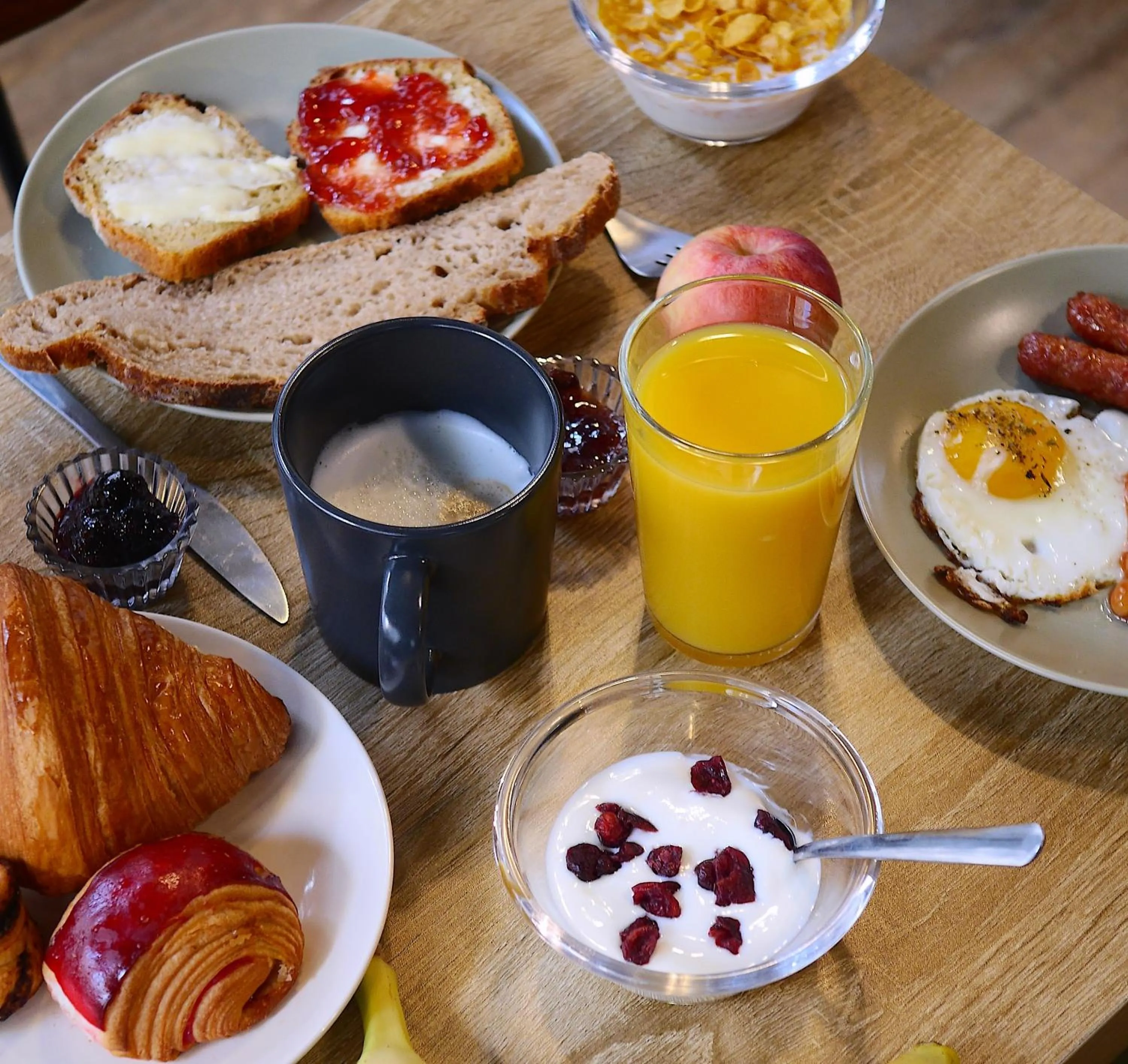 Breakfast in Best Western Hotel Le Montparnasse