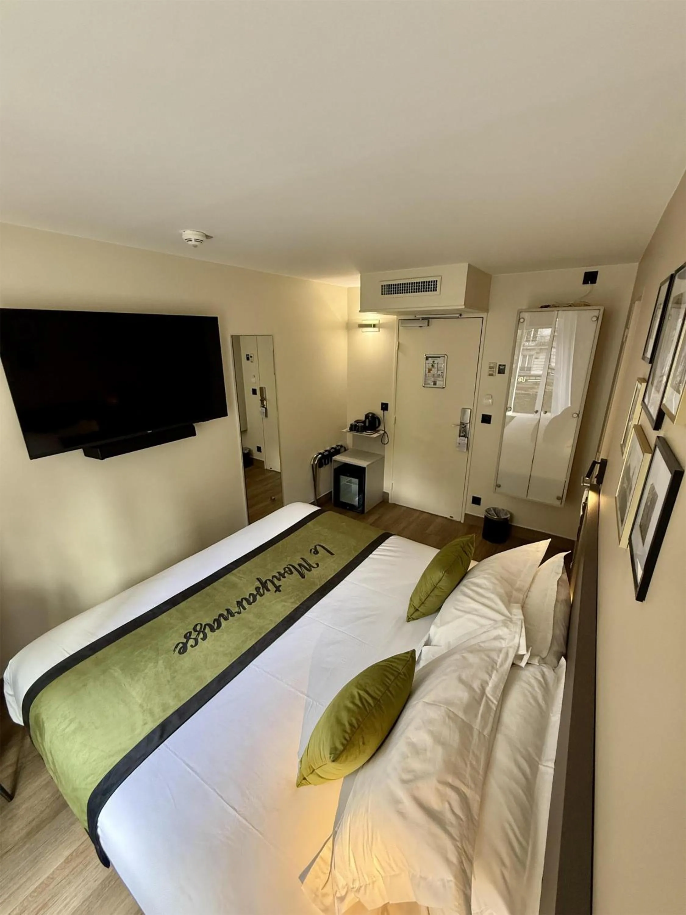 Bedroom, Bed in Best Western Hotel Le Montparnasse