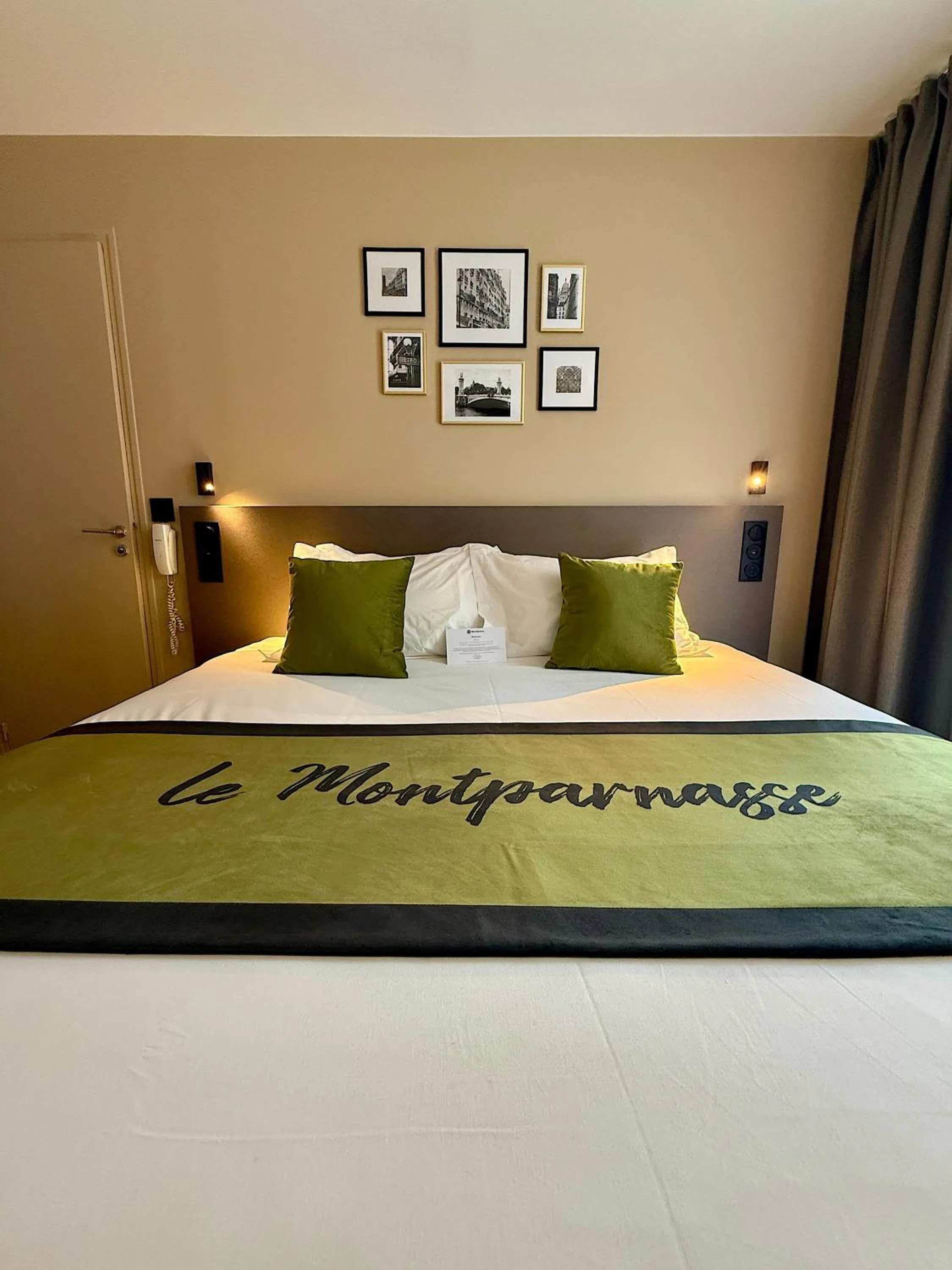 Bed in Best Western Hotel Le Montparnasse