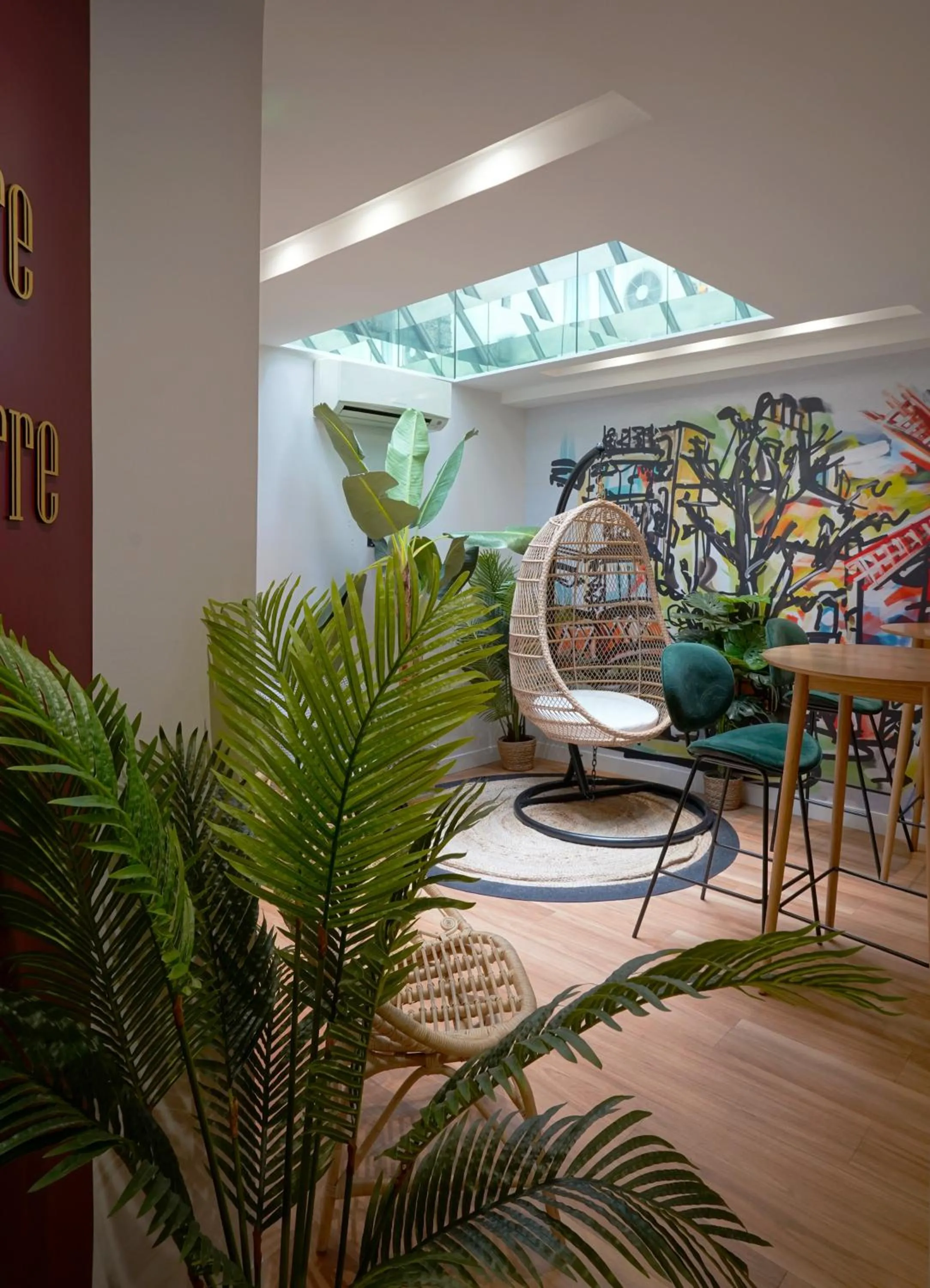 Living room in Best Western Le Montmartre – Saint Pierre