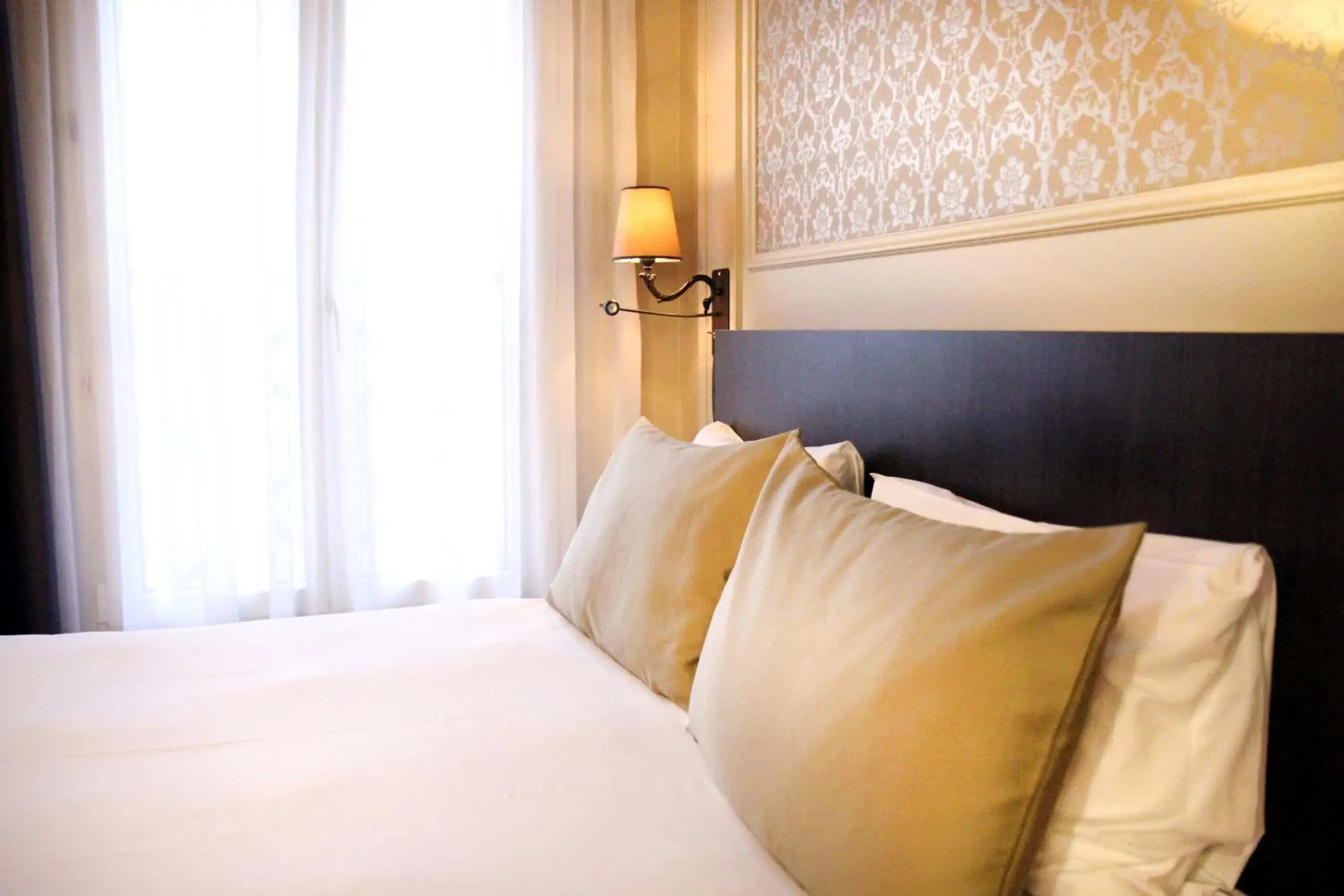 Classic Twin Room in Best Western Le Montmartre – Saint Pierre Classic Twin Room in Best Western Le Montmartre – Saint Pierre