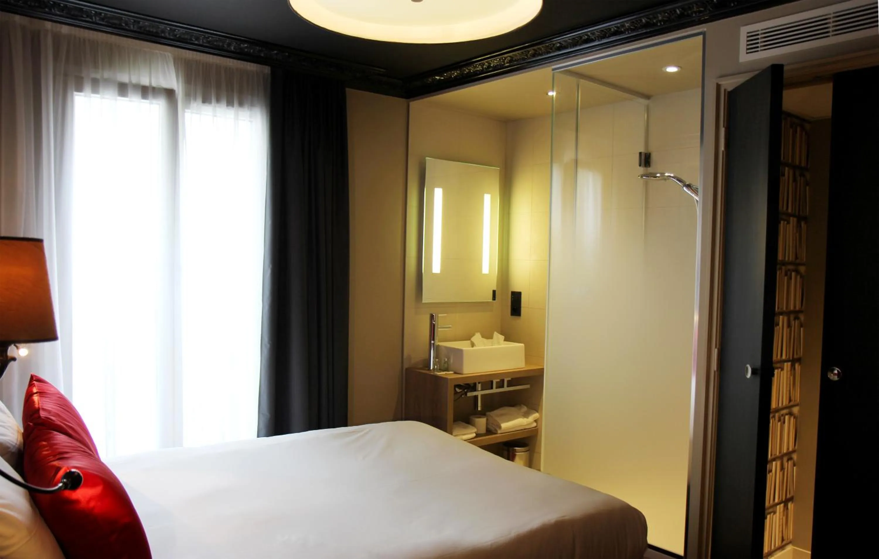 Day in Best Western Le Montmartre – Saint Pierre