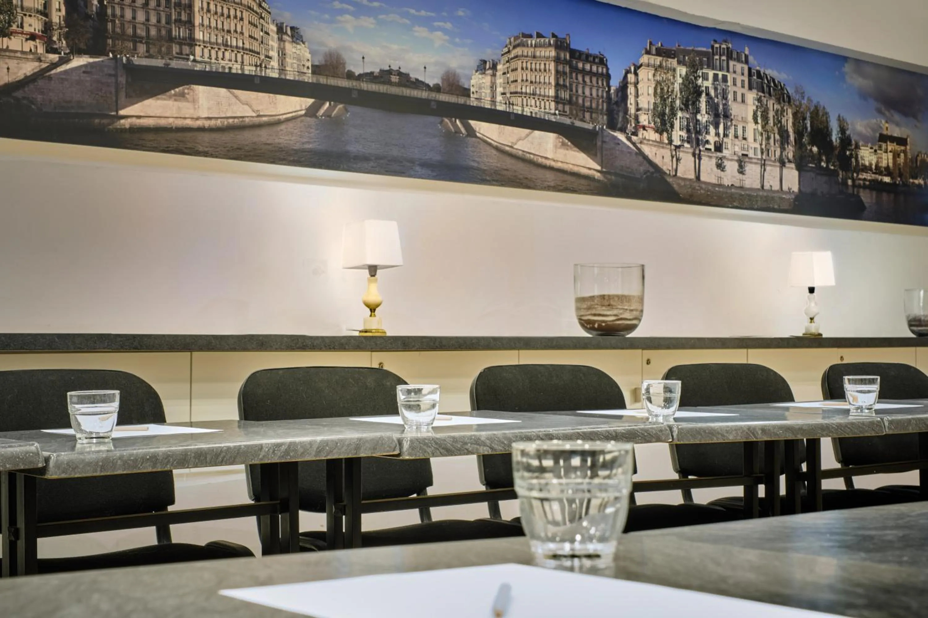 Meeting/conference room in Abaca Messidor by Happyculture