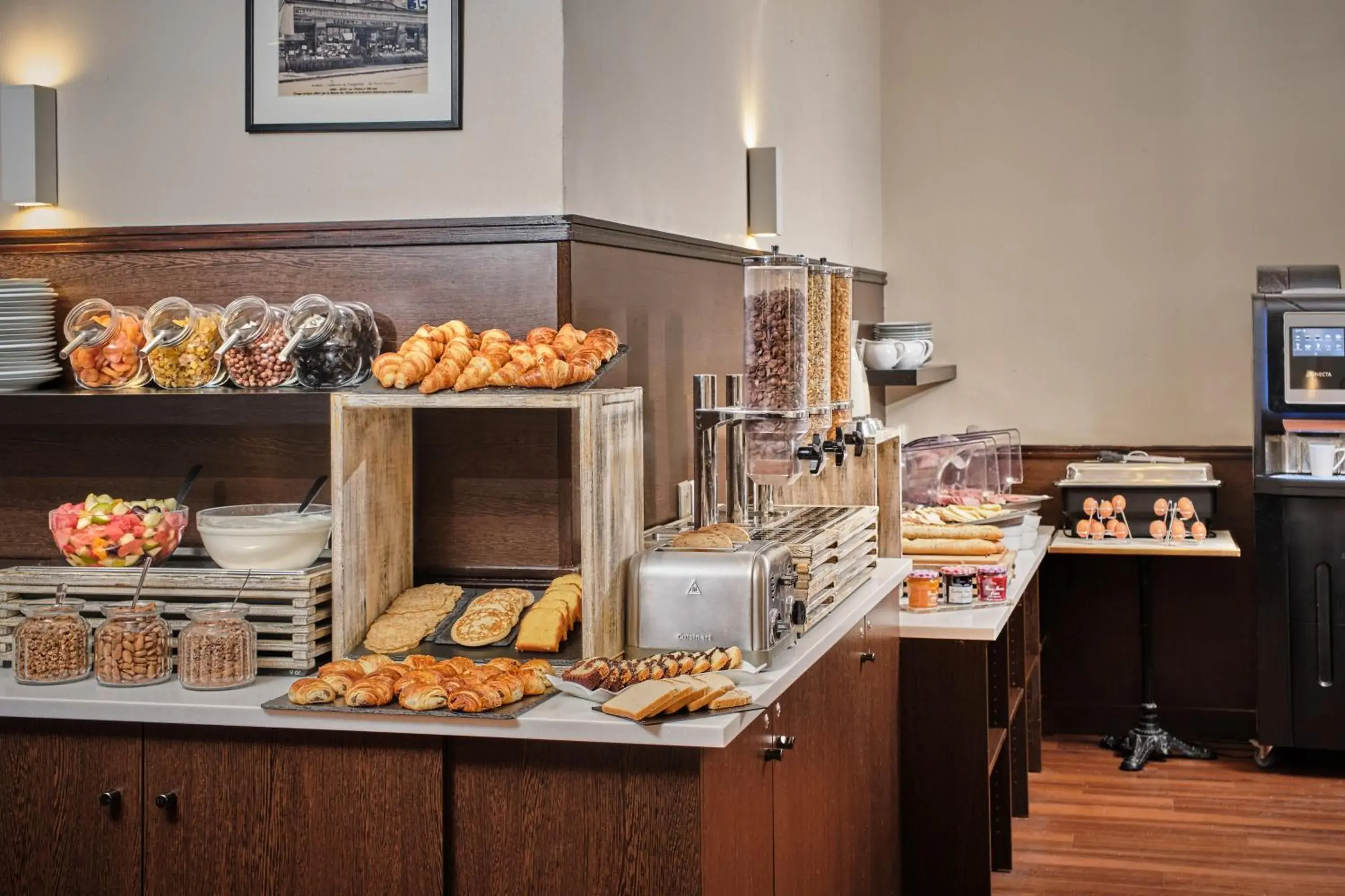 Buffet breakfast in Abaca Messidor by Happyculture Buffet breakfast in Abaca Messidor by Happyculture