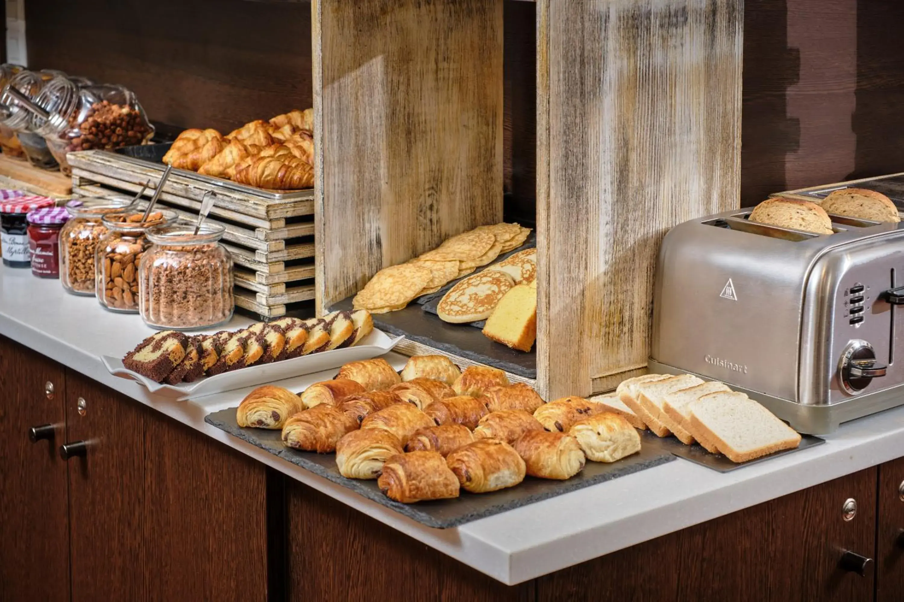 Buffet breakfast in Abaca Messidor by Happyculture Buffet breakfast in Abaca Messidor by Happyculture