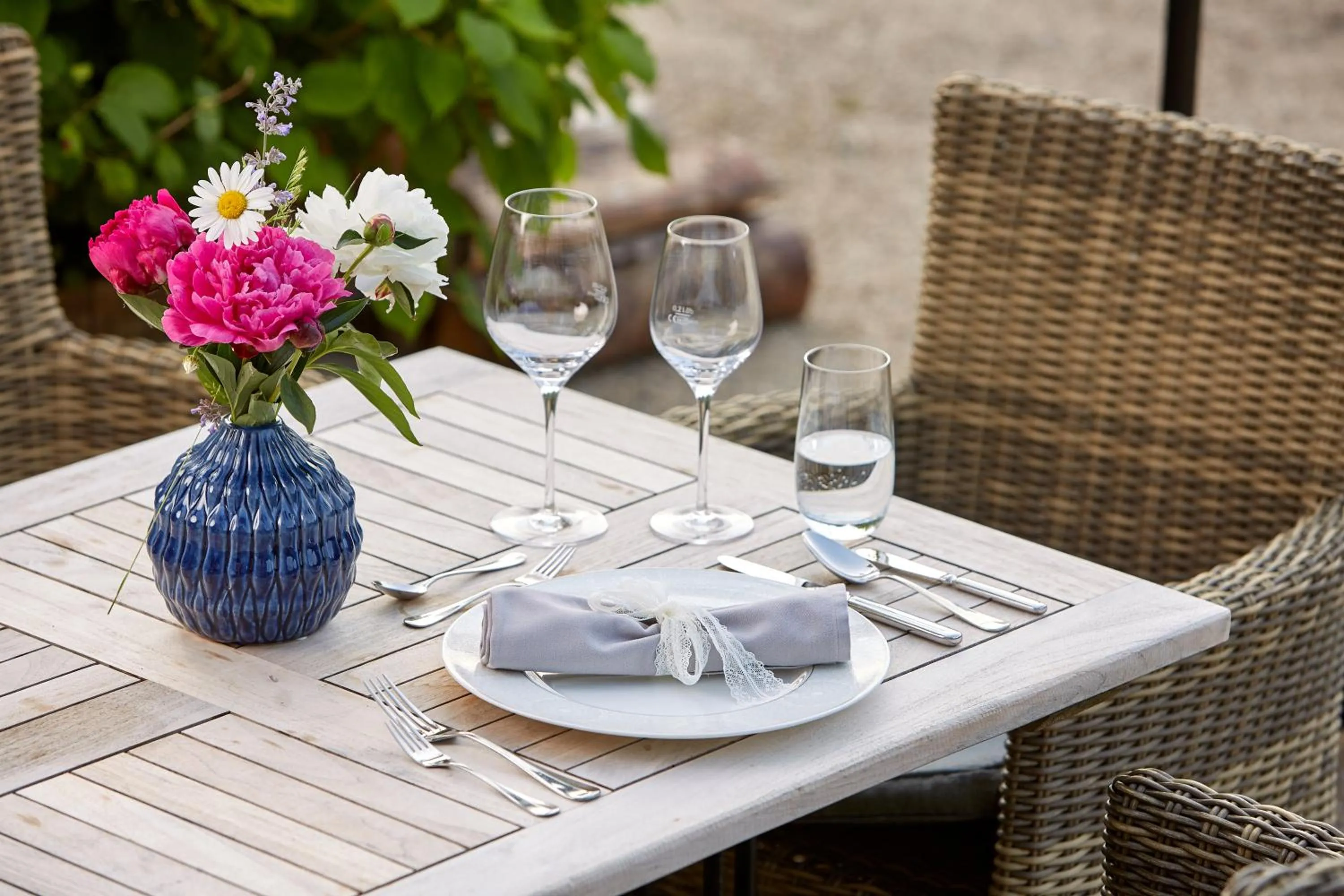 Restaurant/places to eat in Schloss Kaarz mit Park