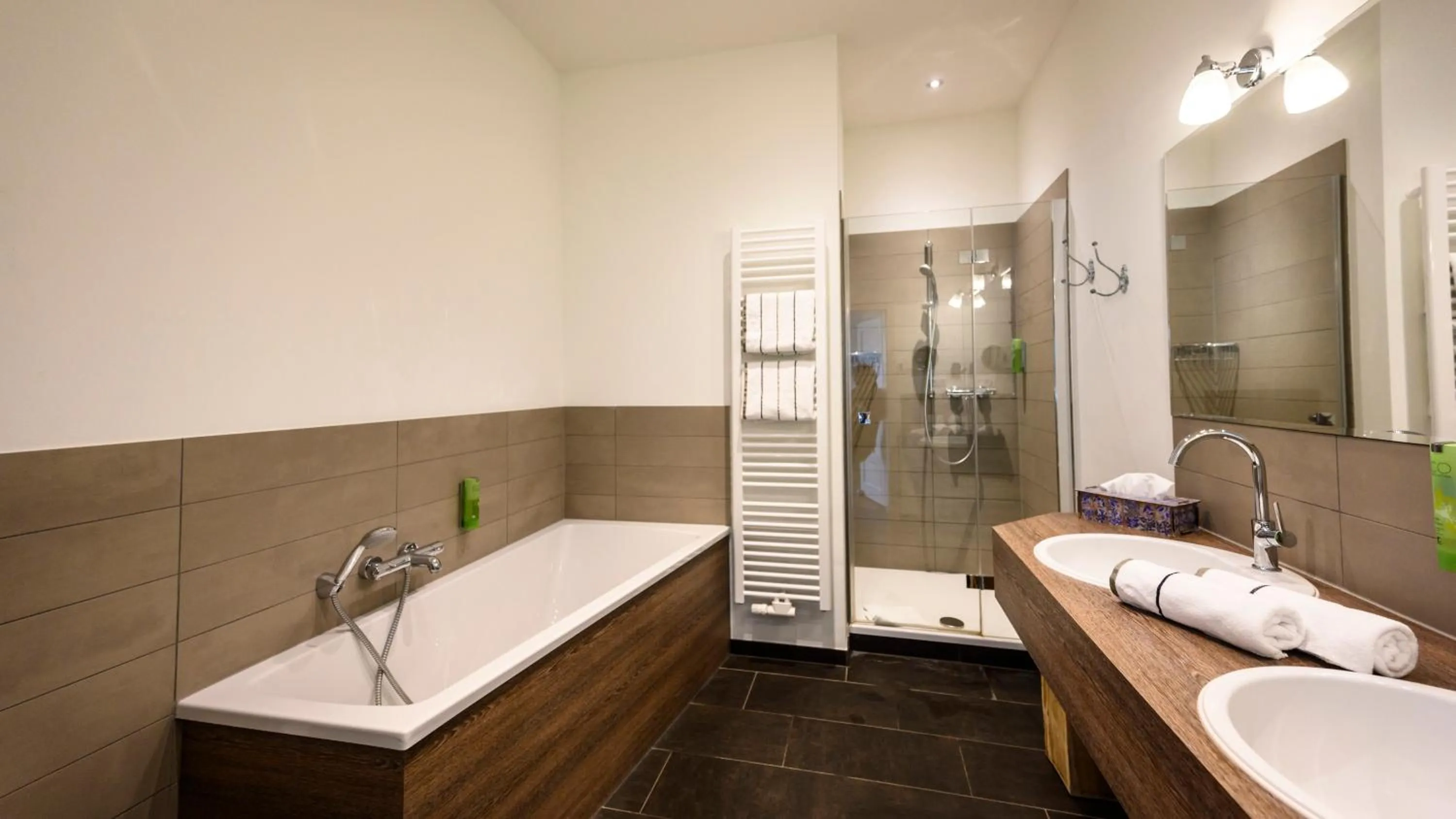 Bathroom in Schloss Kaarz mit Park