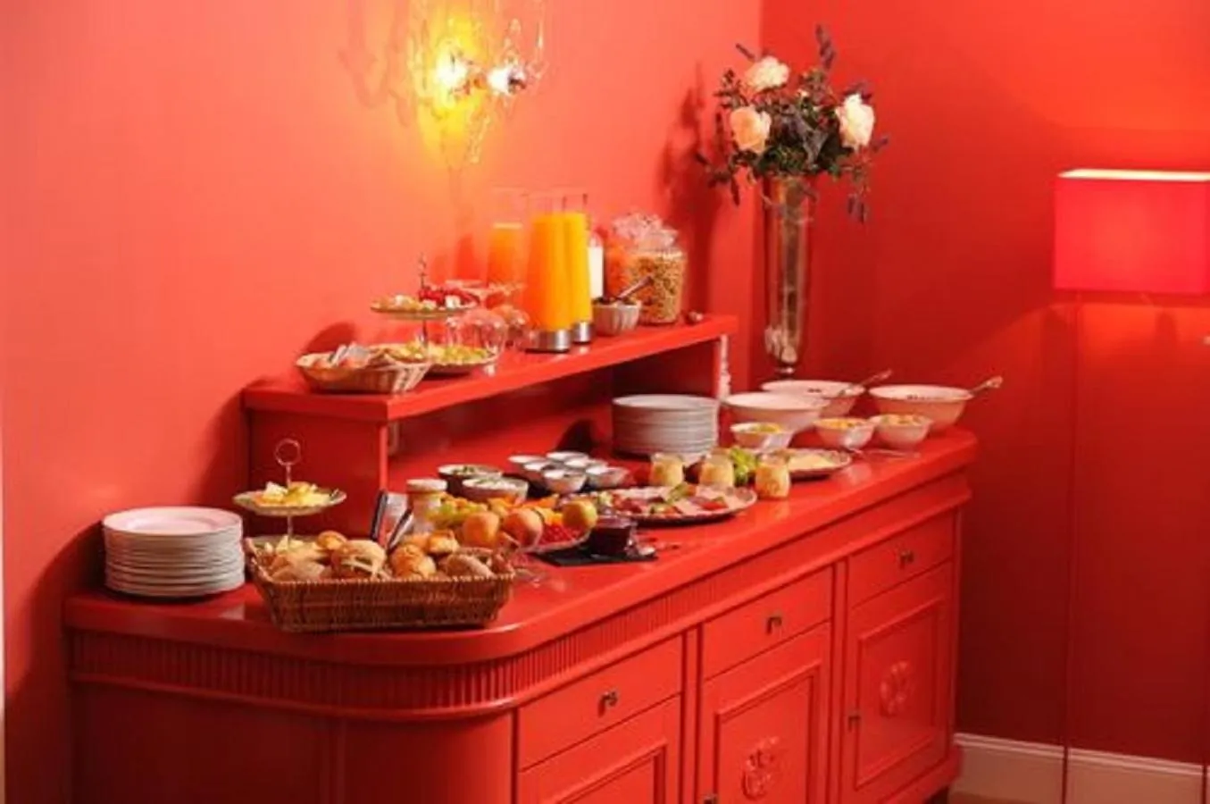 Buffet breakfast in Schloss Kaarz mit Park