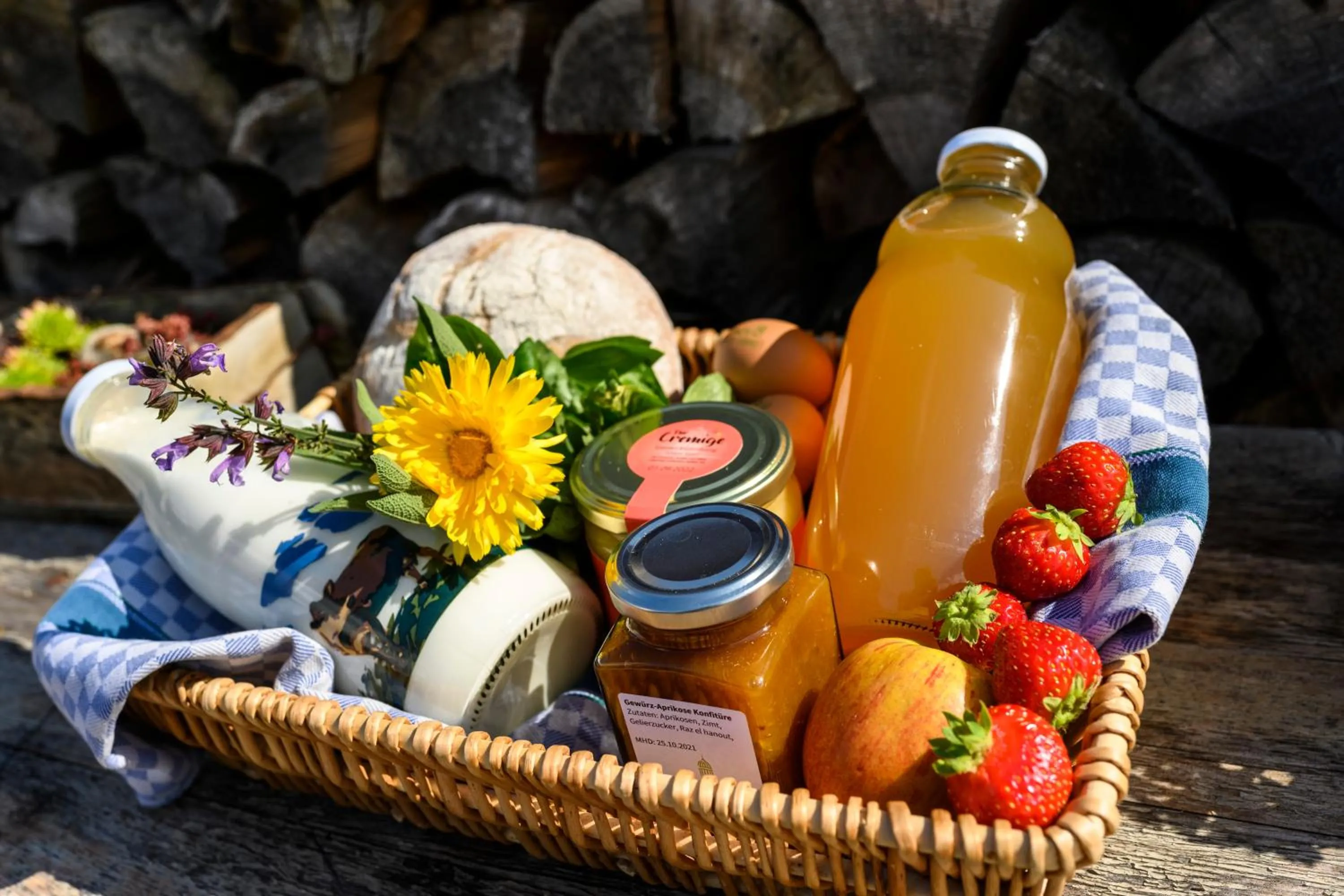 Food and drinks in Schloss Kaarz mit Park