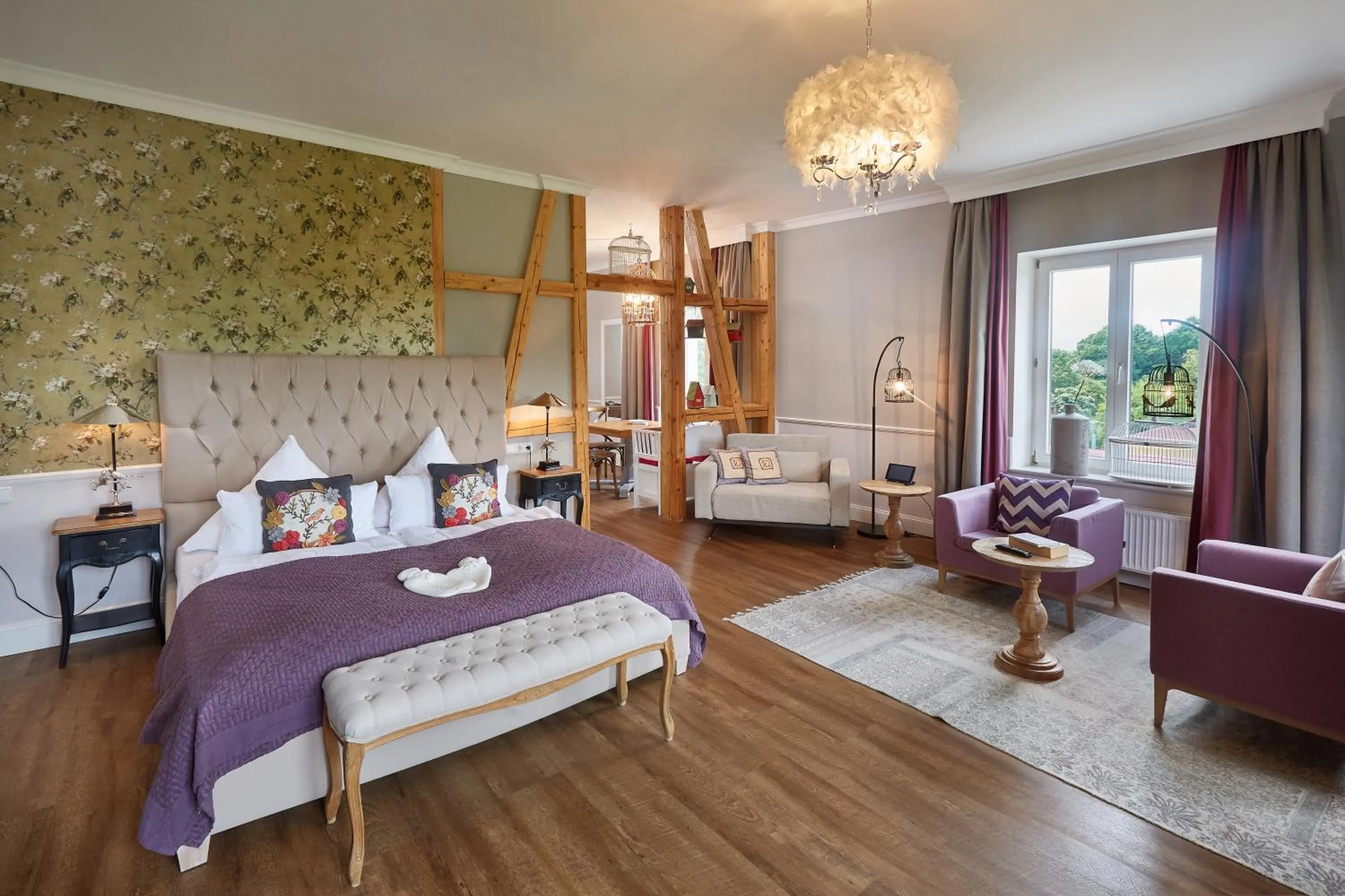 Photo of the whole room, Bed in Schloss Kaarz mit Park