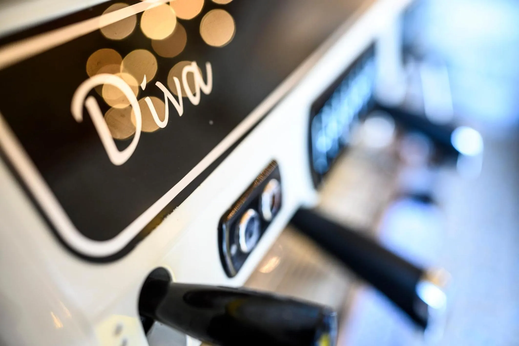 Restaurant/places to eat in Schloss Kaarz mit Park