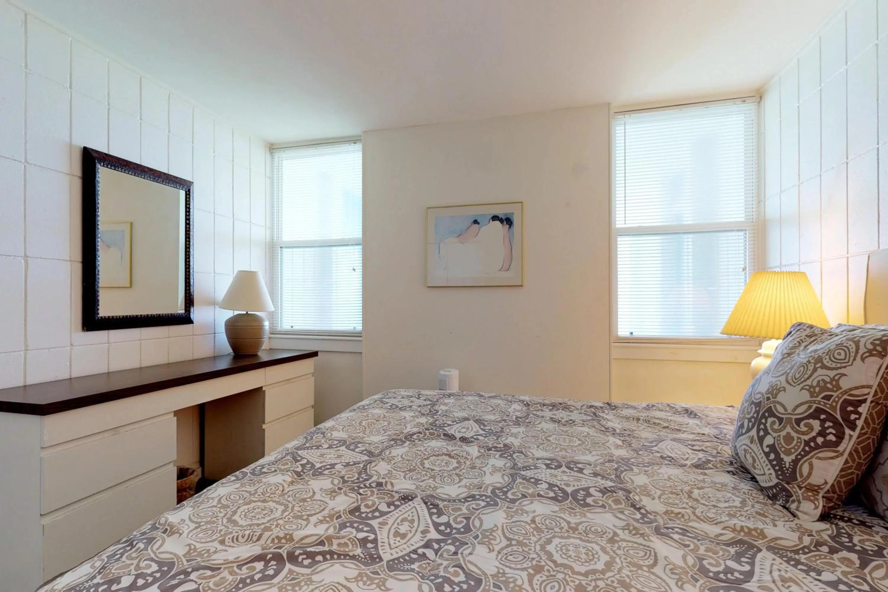 Bed in La Playa Condominium 209