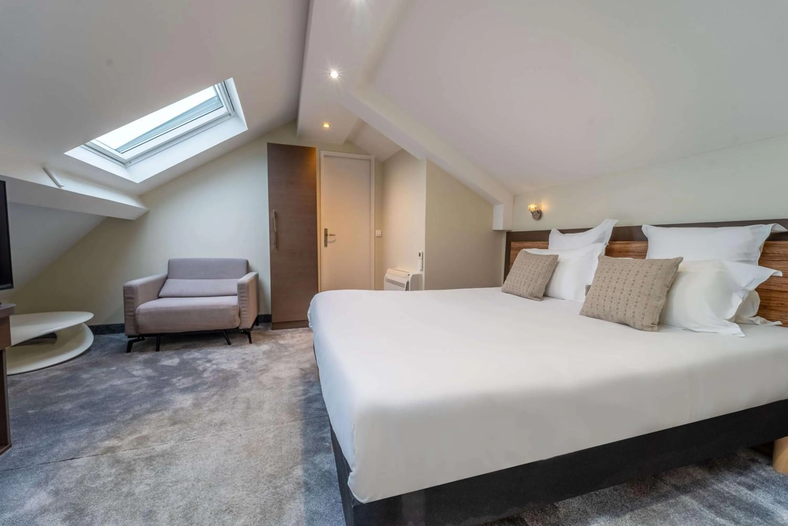 Bedroom, Bed in Hotel Apolonia Paris Mouffetard, Sure Hotel Collection by Best Western