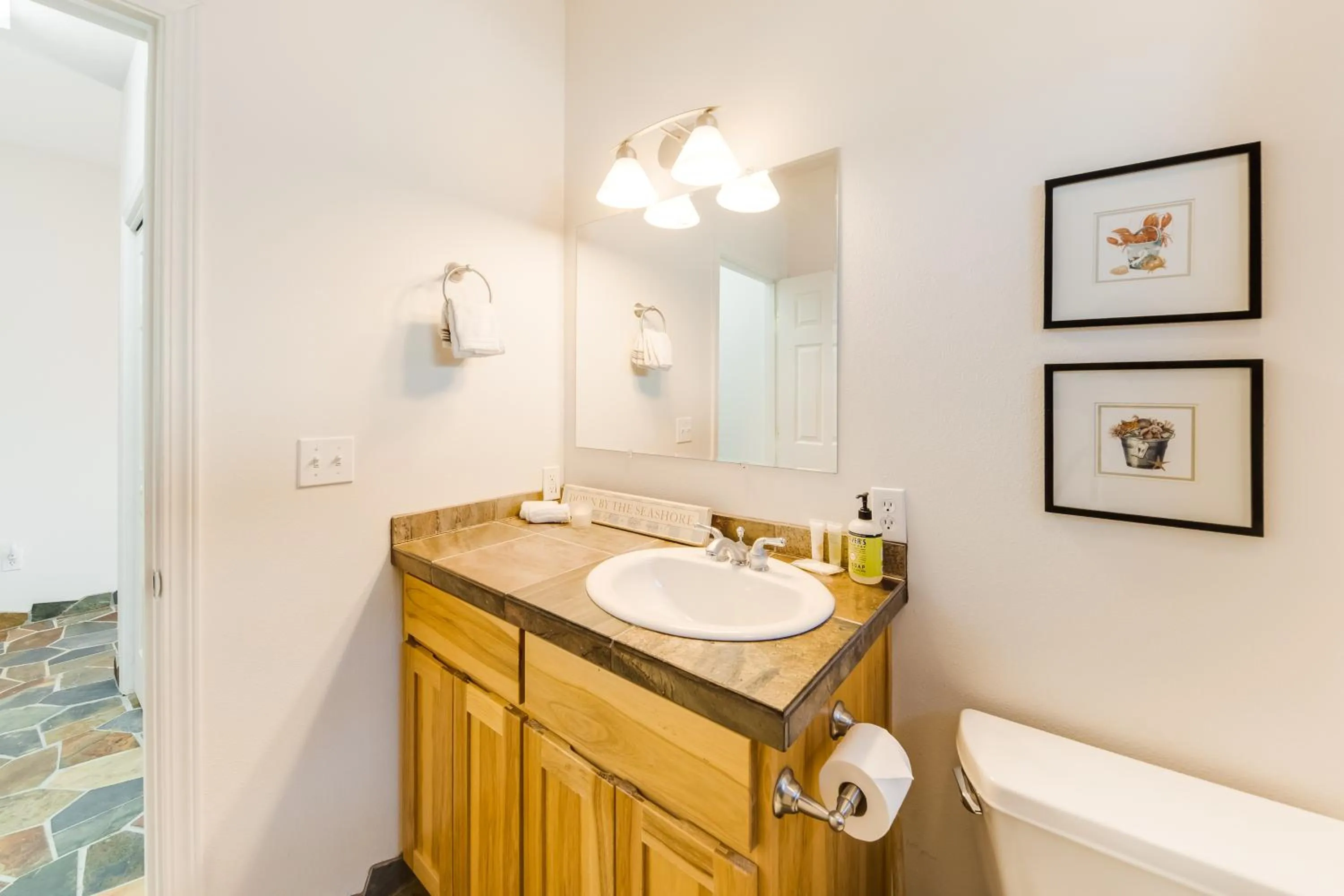 Yaquina Lighthouse View Beach Home