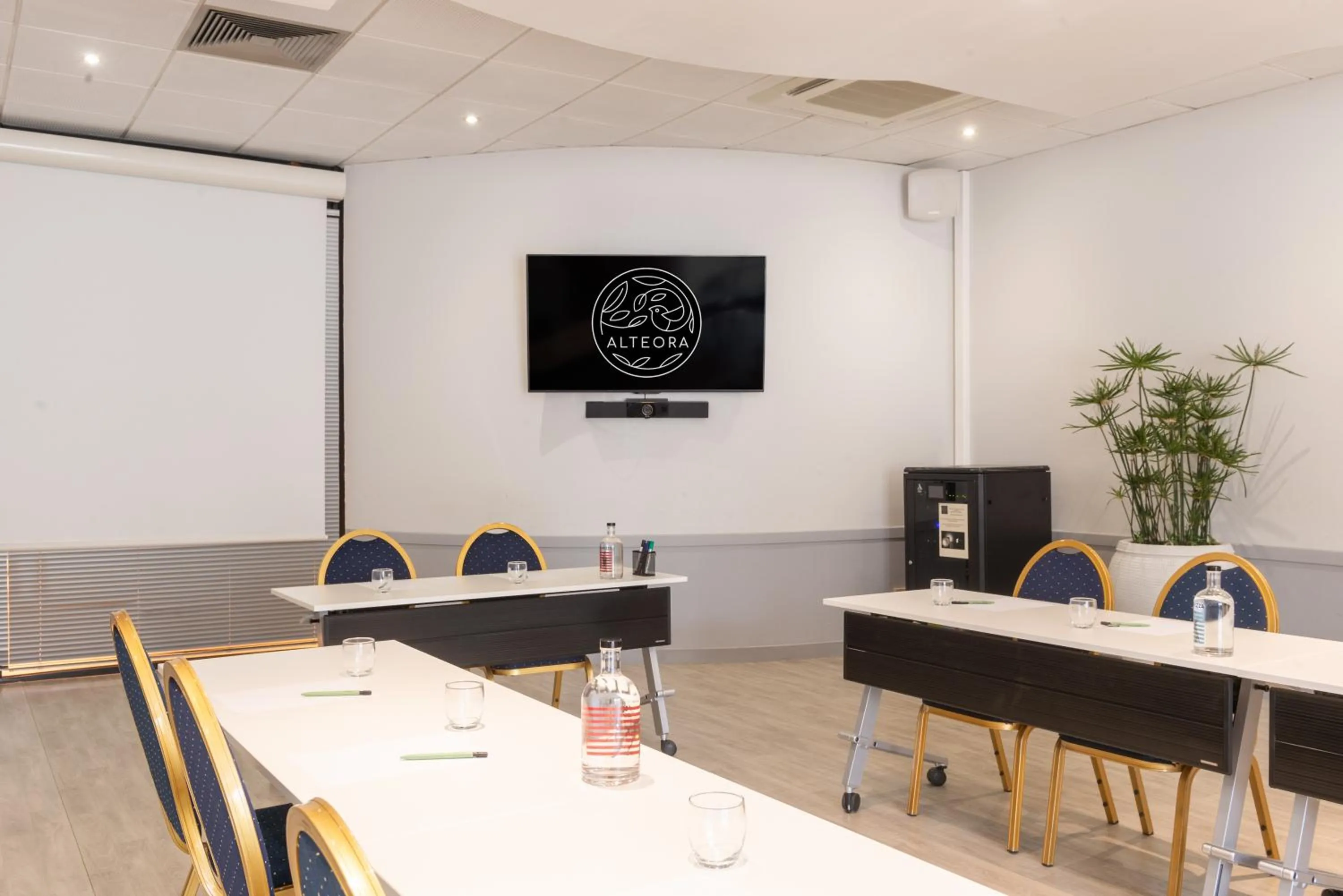 Meeting/conference room in The Originals City, Hôtel Alteora, Poitiers Site du Futuroscope