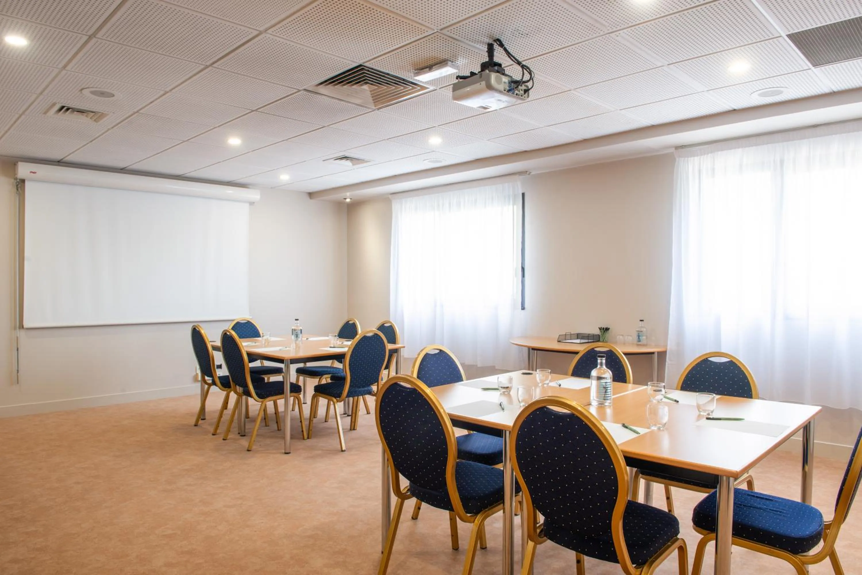 Meeting/conference room in The Originals City, Hôtel Alteora, Poitiers Site du Futuroscope