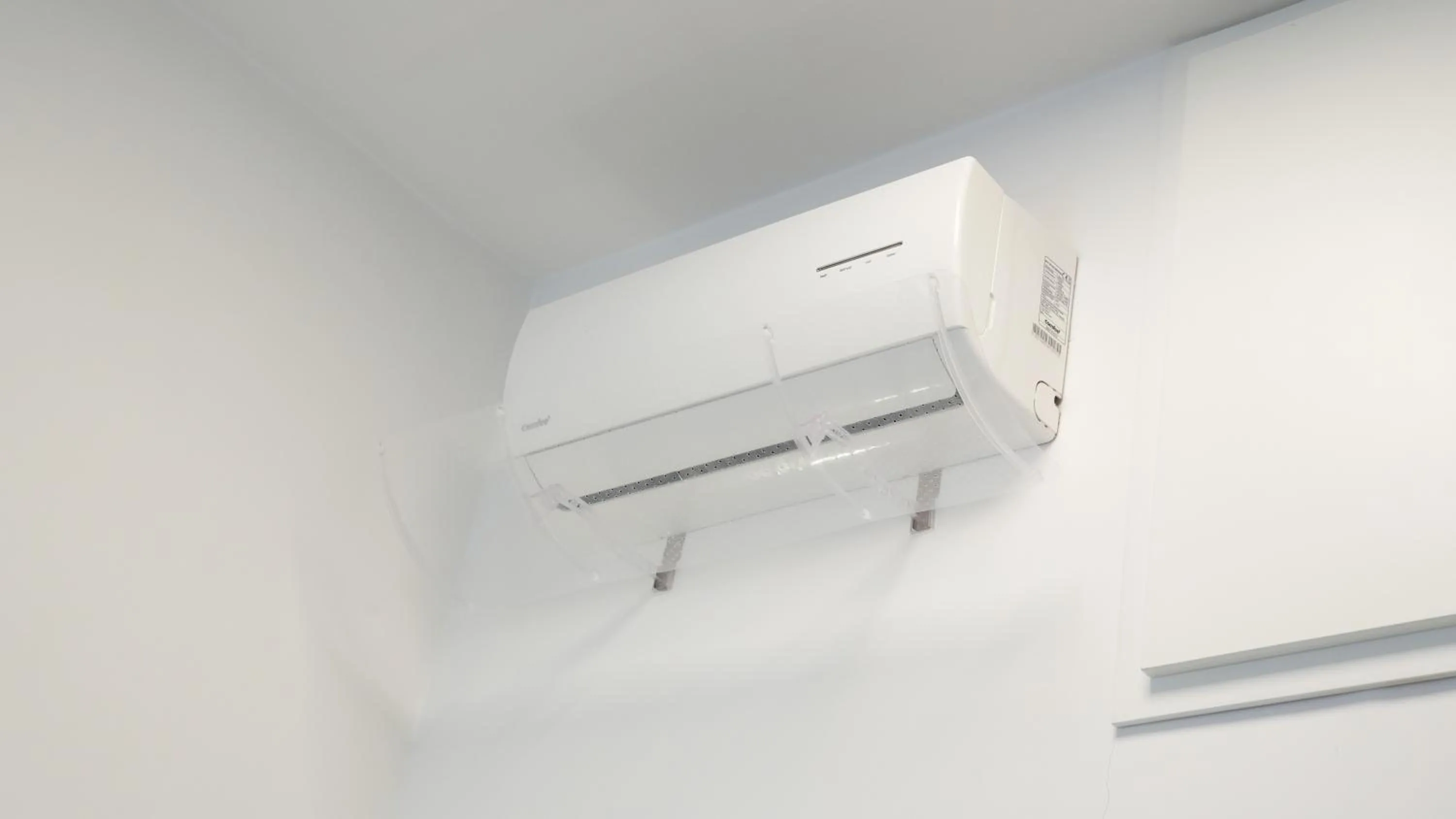 air conditioner in Luca Giordano 142 B&B