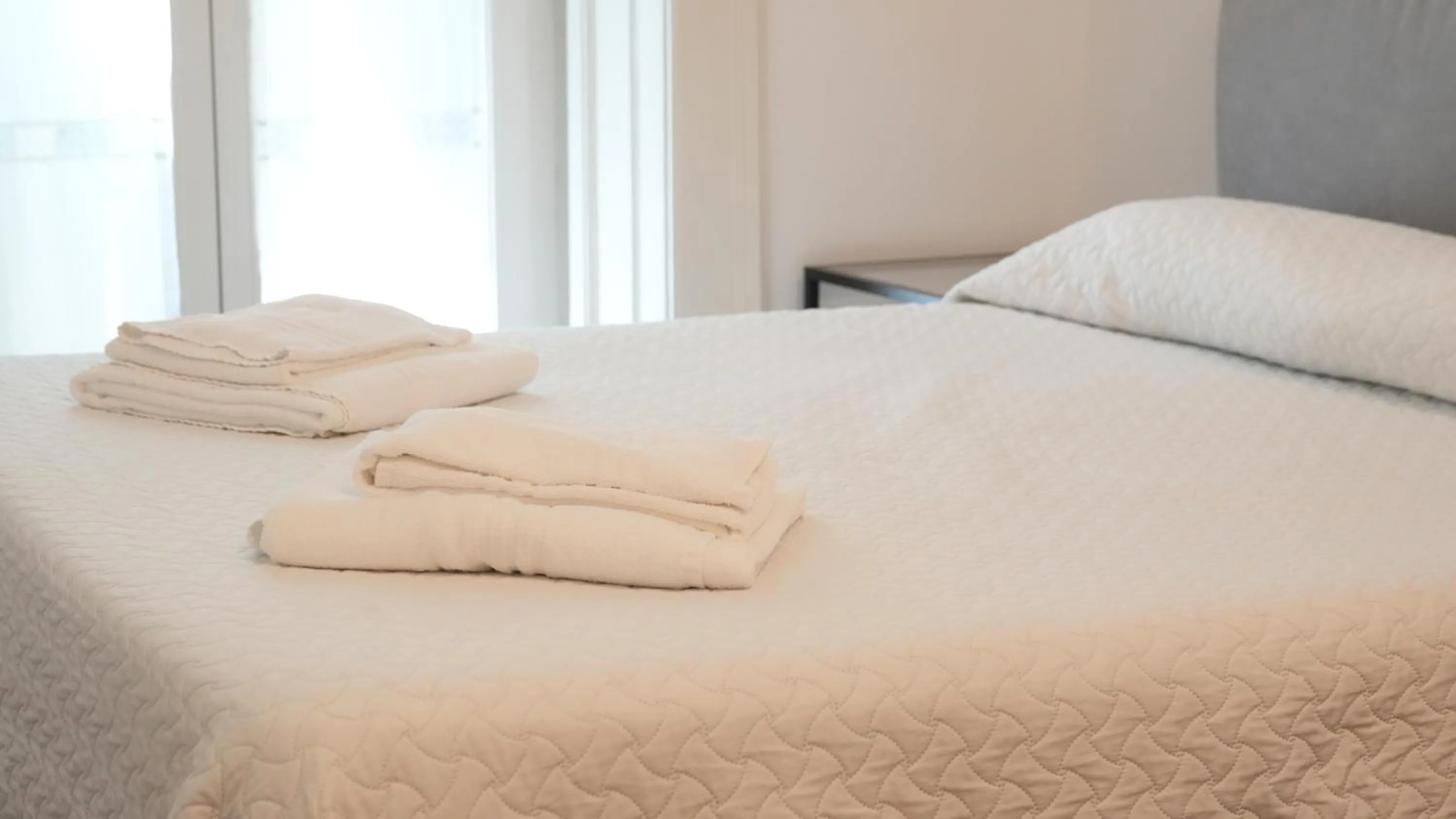 Bedroom, Bed in Luca Giordano 142 B&B