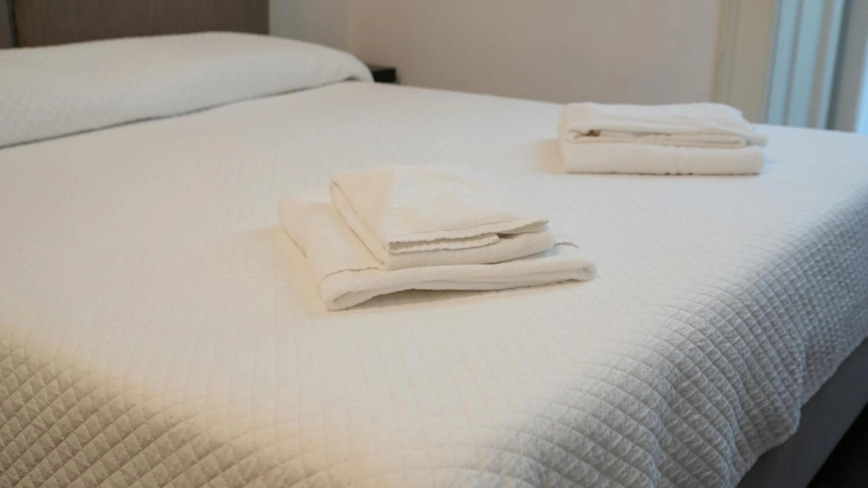 Bedroom, Bed in Luca Giordano 142 B&B