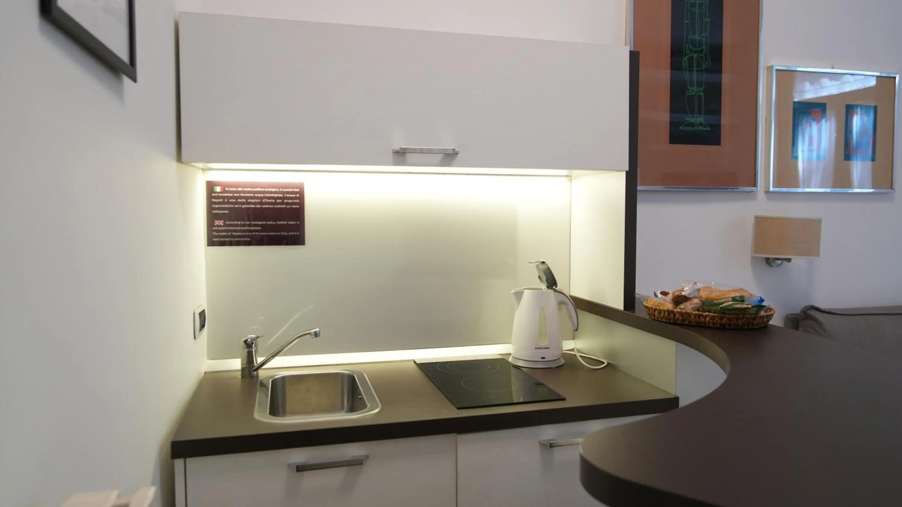 Food in Luca Giordano 142 B&B