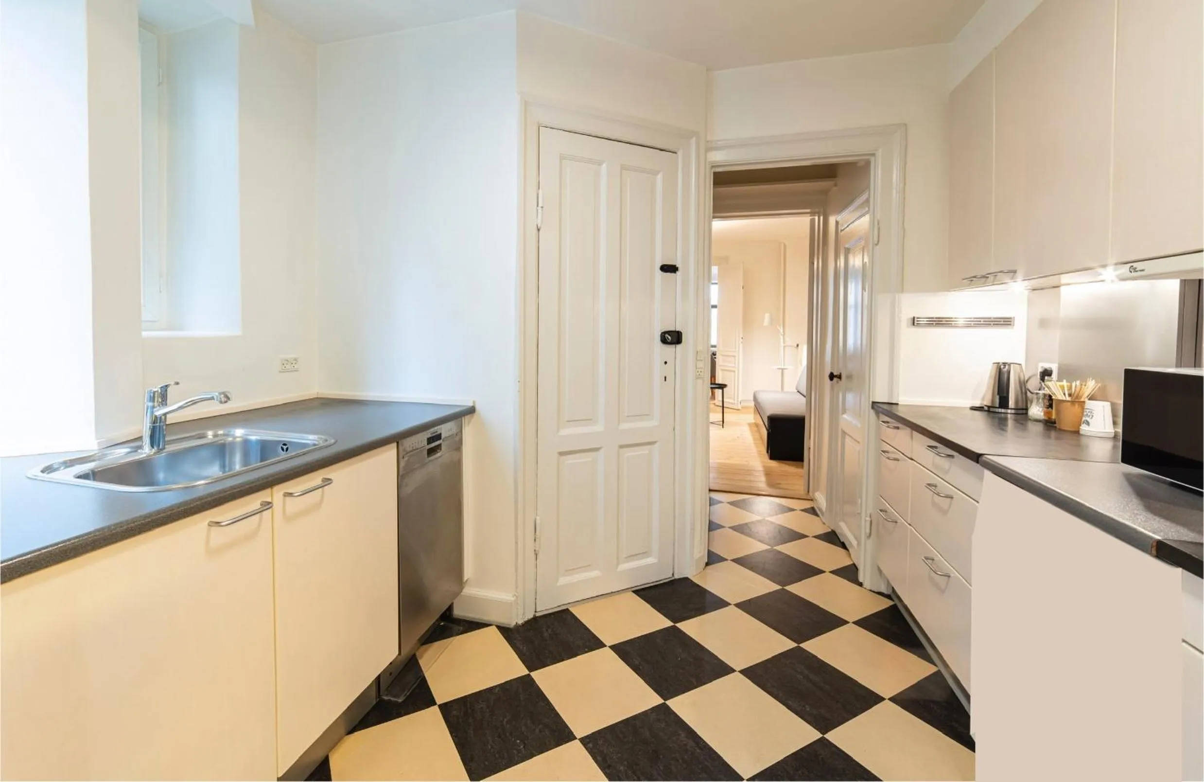 kitchen in Go Hotel Saga